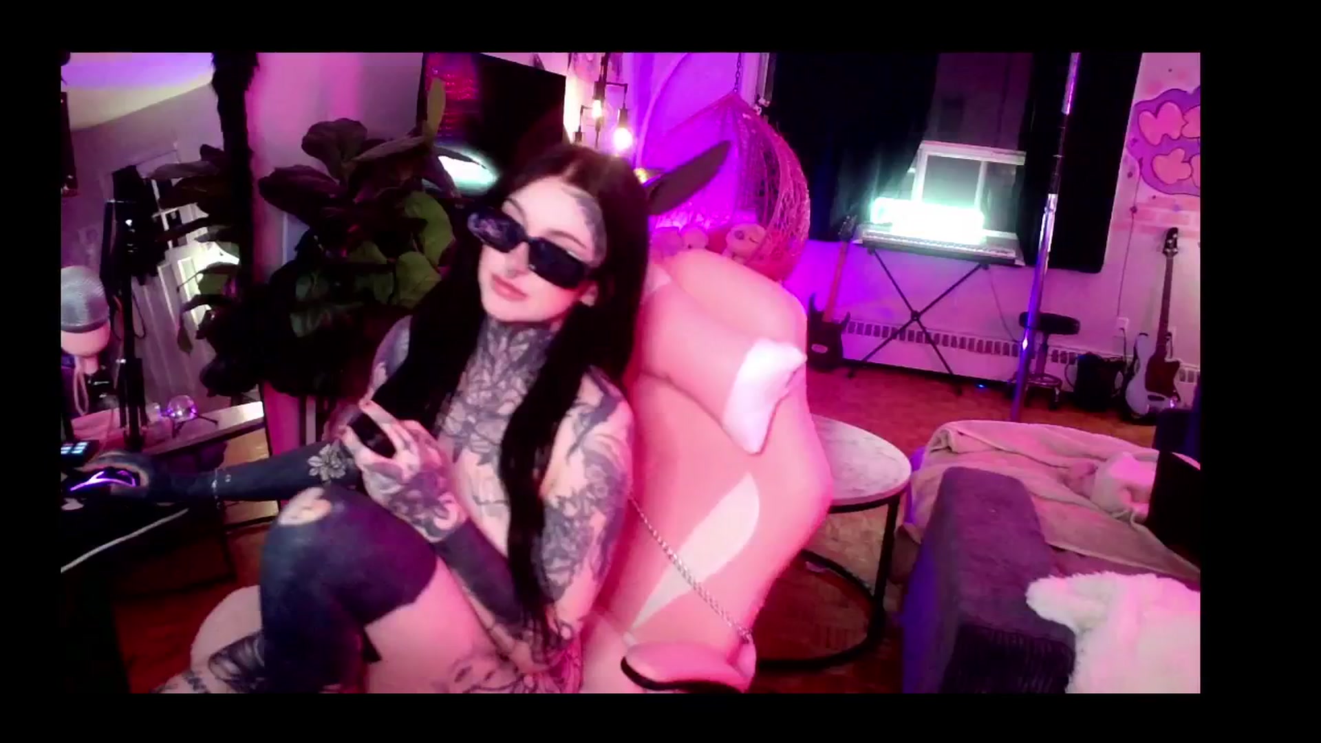 Gallery image thumbnail from Tattoobambi's myfreecams stream on, 03/30/2025, 05:17 image 15 of 20