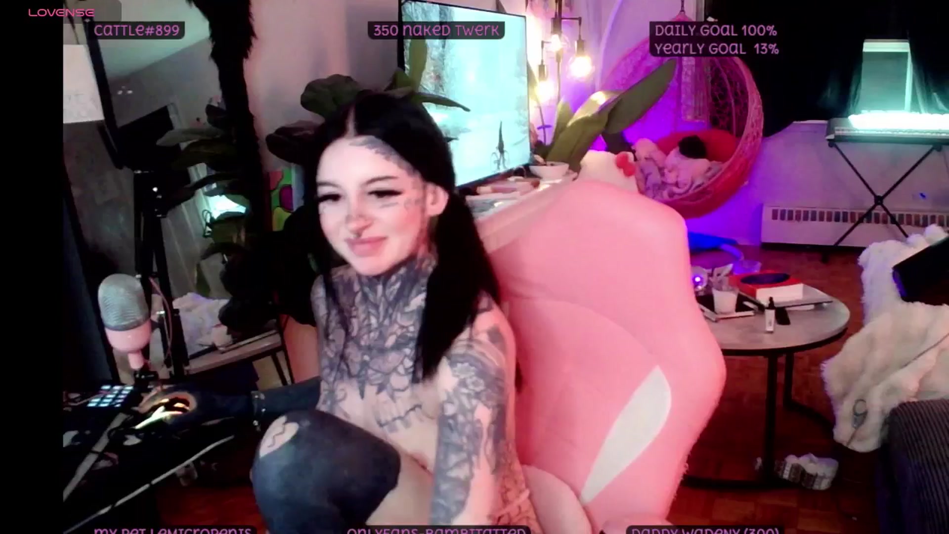 Gallery image thumbnail from Tattoobambi's myfreecams stream on, 04/29/2025, 05:56 image 6 of 20