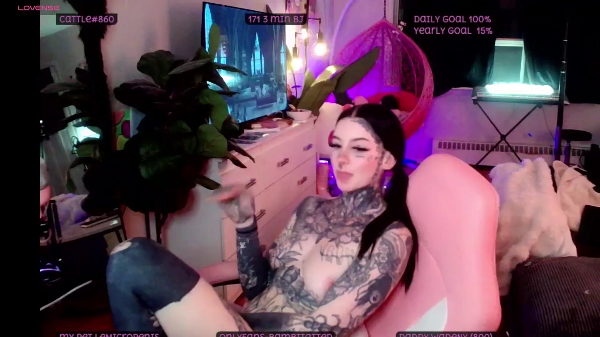 Gallery image thumbnail from Tattoobambi's myfreecams stream on, 04/29/2025, 05:56 image 16 of 20