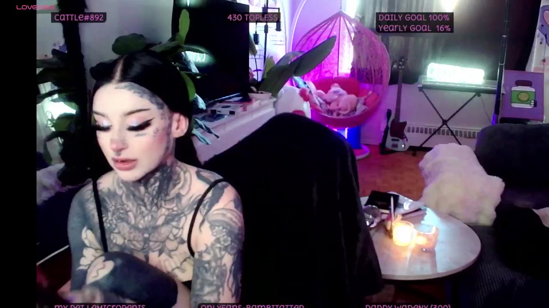 Gallery image thumbnail from Tattoobambi's myfreecams stream on, 05/01/2025, 01:17 image 3 of 20