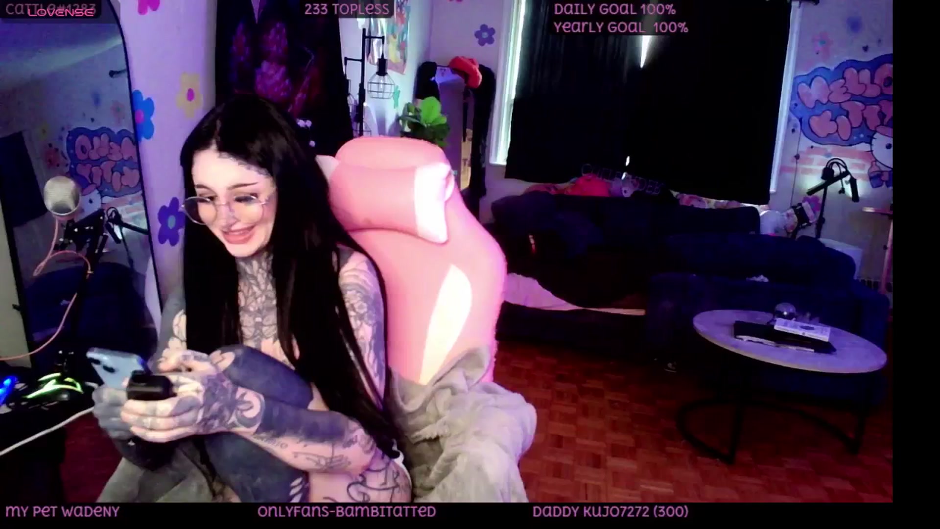 Gallery image thumbnail from Tattoobambi's myfreecams stream on, 06/14/2025, 24:28 image 18 of 20