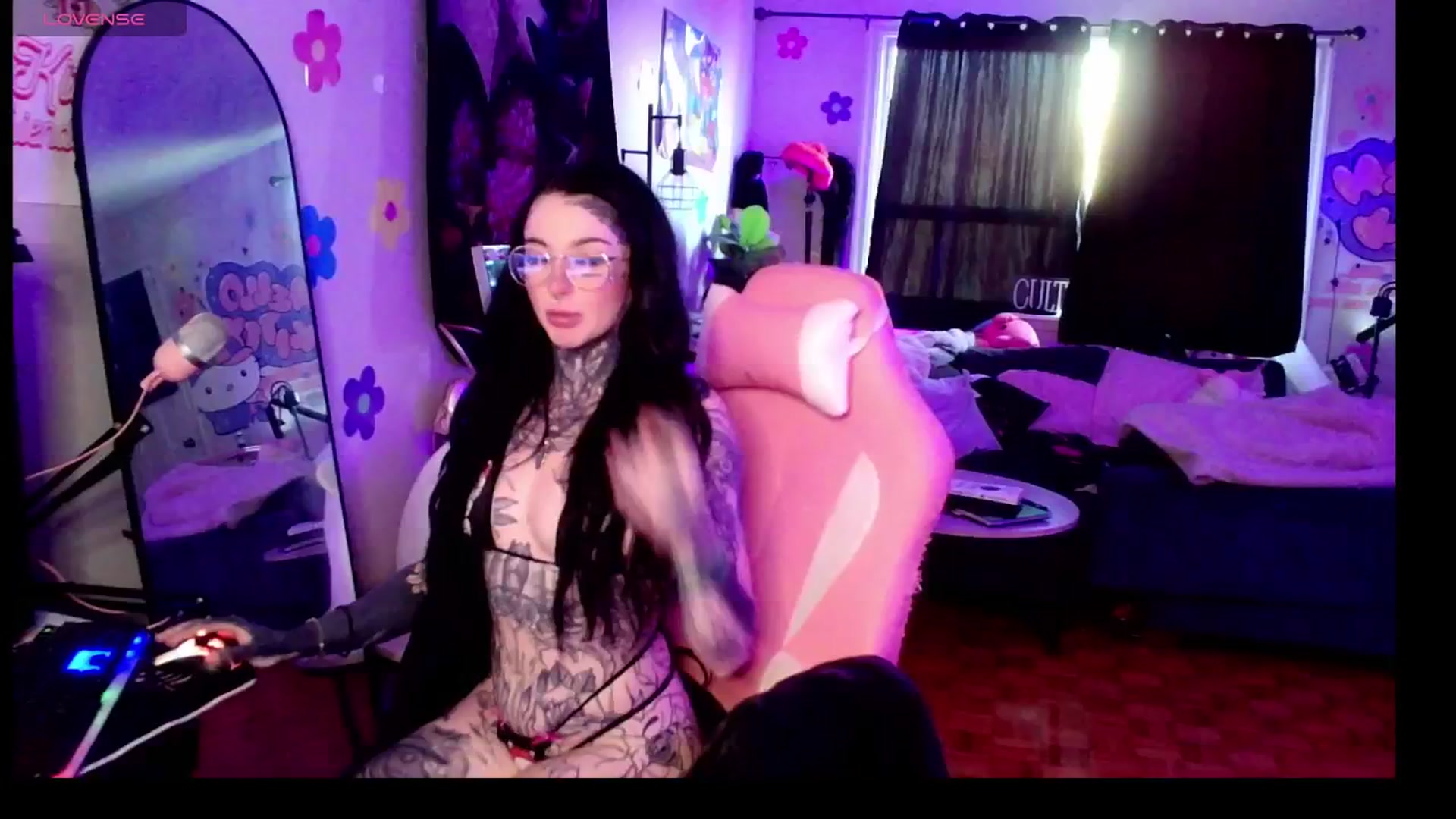 Gallery image thumbnail from Tattoobambi's myfreecams stream on, 06/18/2025, 01:01 image 1 of 20