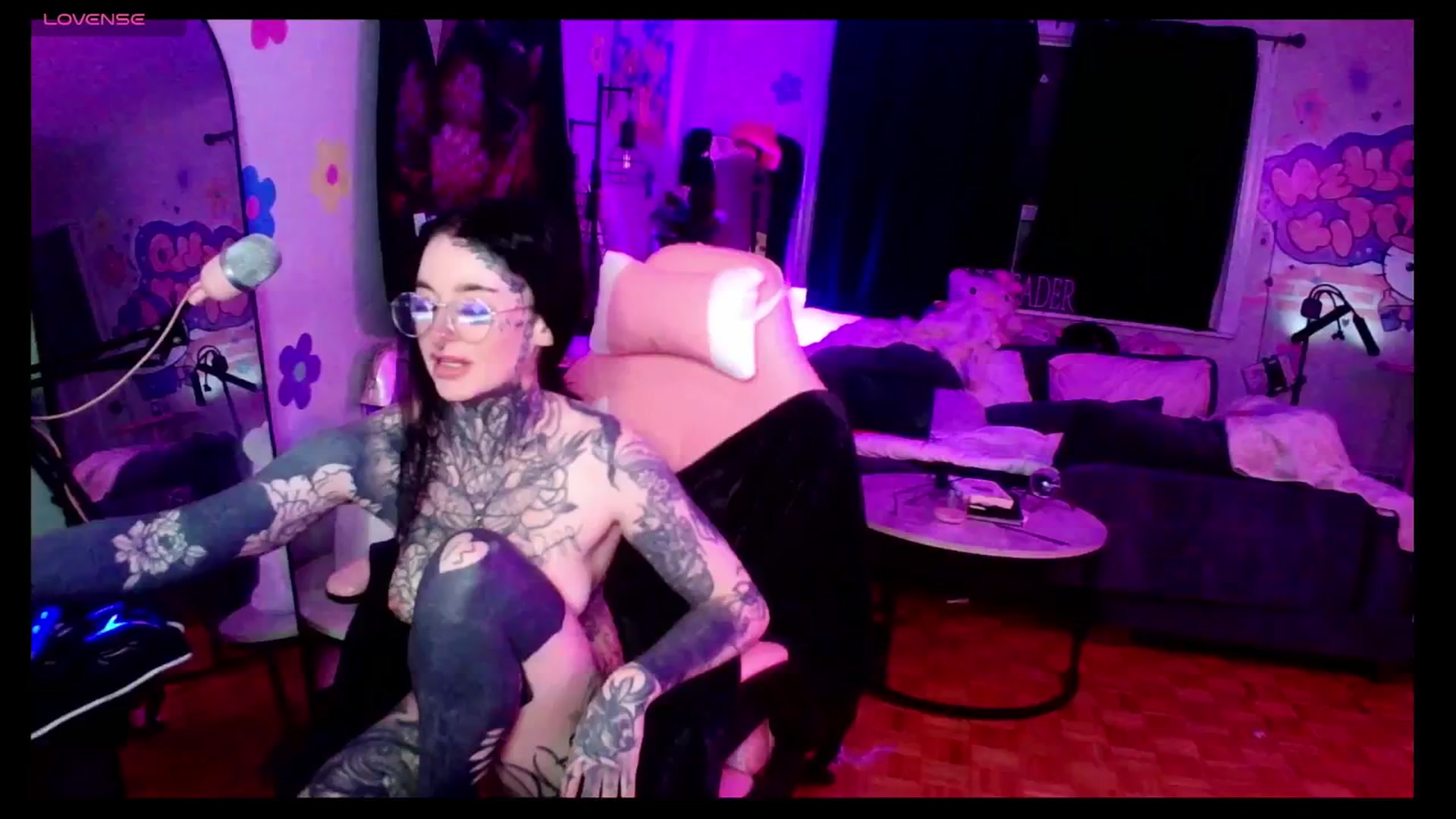 Gallery image thumbnail from Tattoobambi's myfreecams stream on, 06/20/2025, 05:01 image 15 of 20