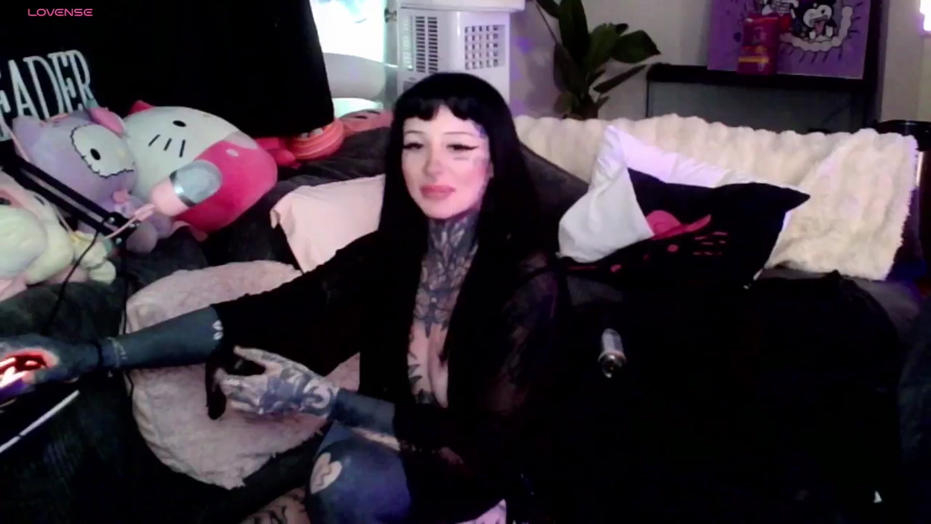 Gallery image thumbnail from Tattoobambi's myfreecams stream on, 07/05/2025, 04:48 image 11 of 20