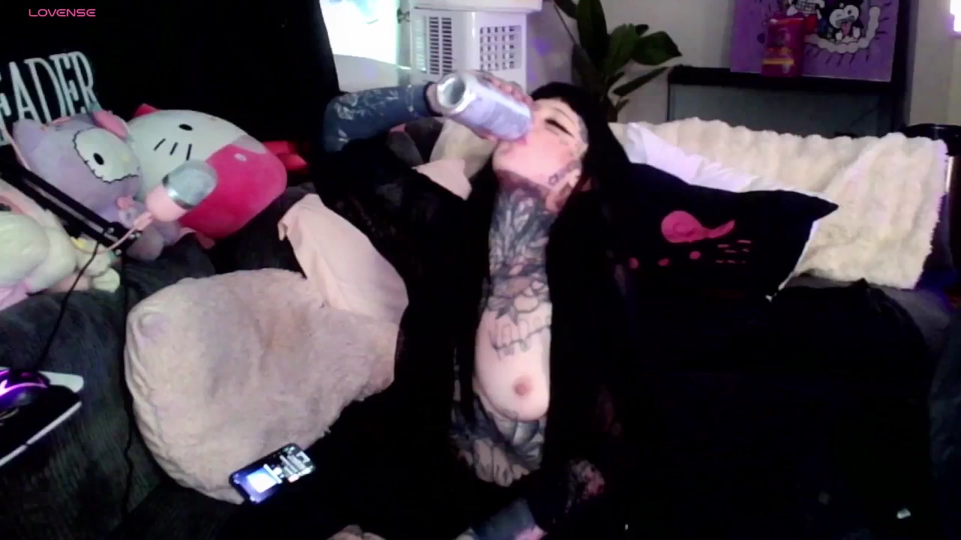 Gallery image thumbnail from Tattoobambi's myfreecams stream on, 07/05/2025, 04:48 image 10 of 20