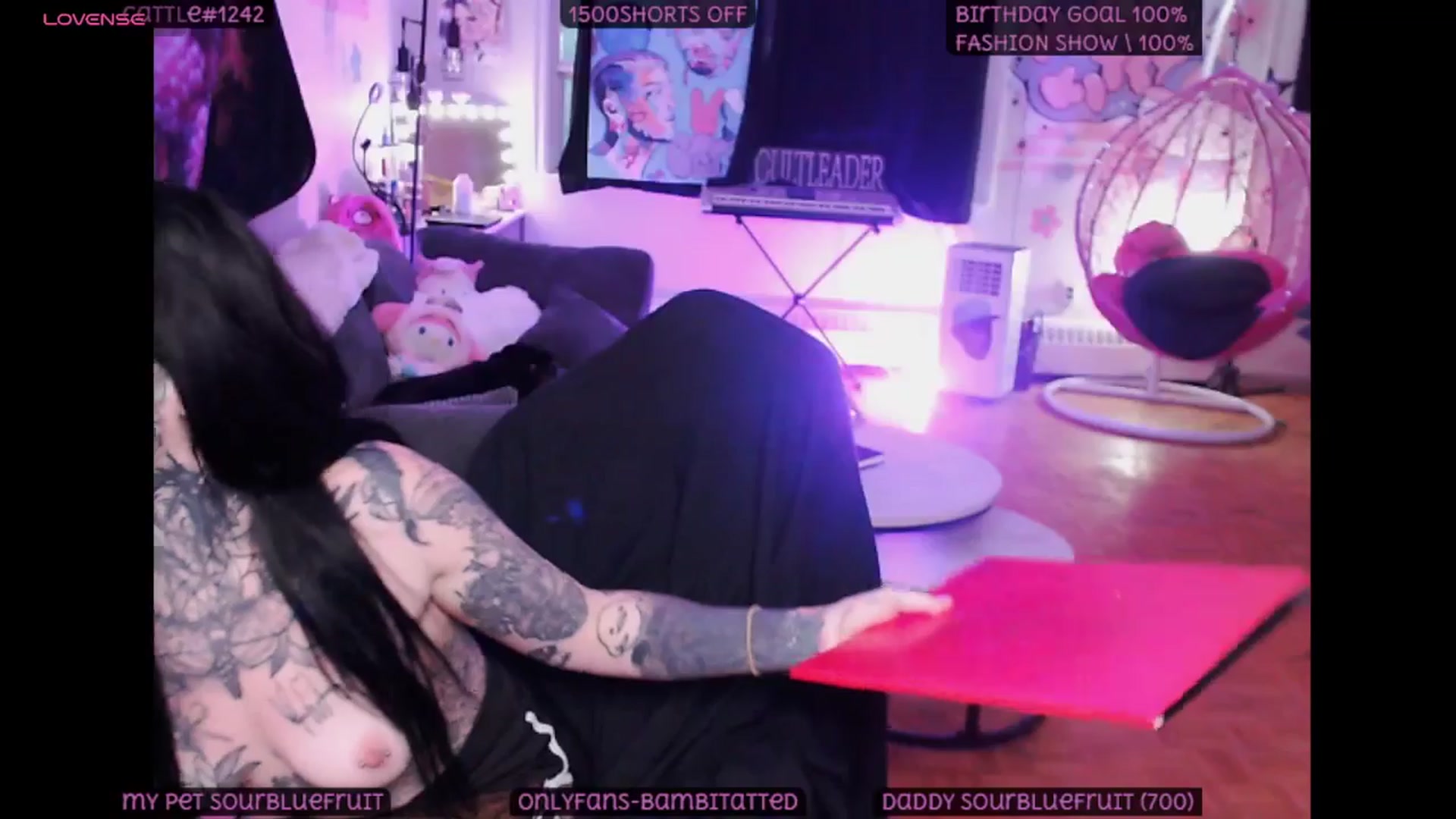 Gallery image thumbnail from Tattoobambi's myfreecams stream on, 08/02/2025, 01:56 image 9 of 20