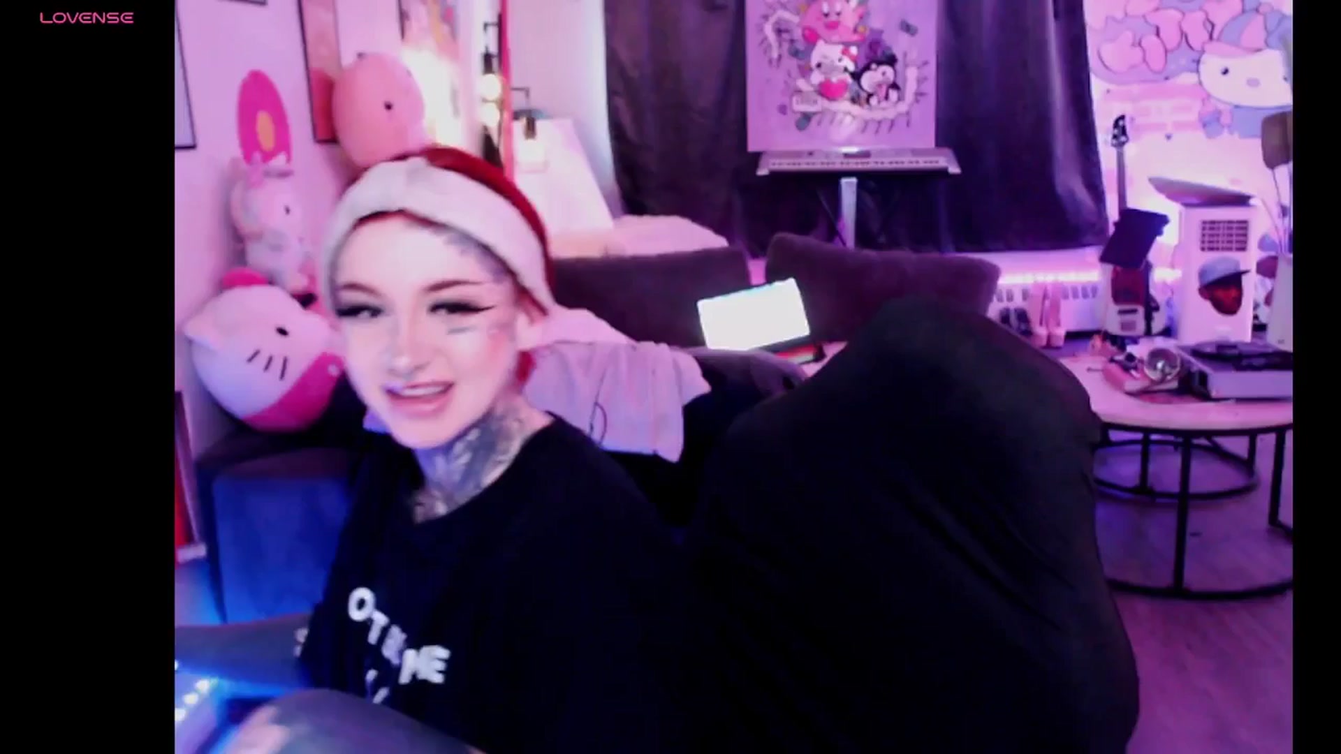 Gallery image thumbnail from Tattoobambi's myfreecams stream on, 10/16/2025, 17:06 image 11 of 20