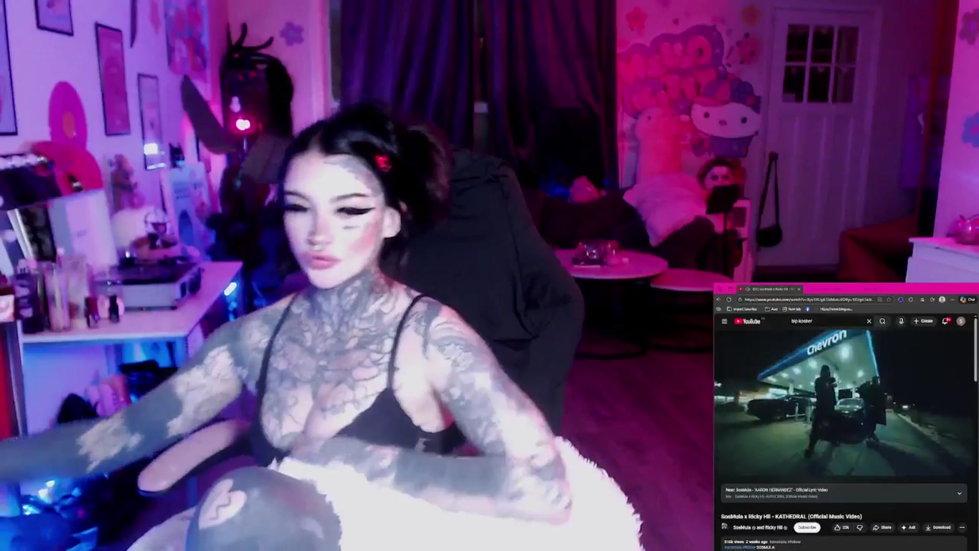 Gallery image thumbnail from Tattoobambi's myfreecams stream on, 12/04/2025, 02:16 image 6 of 20