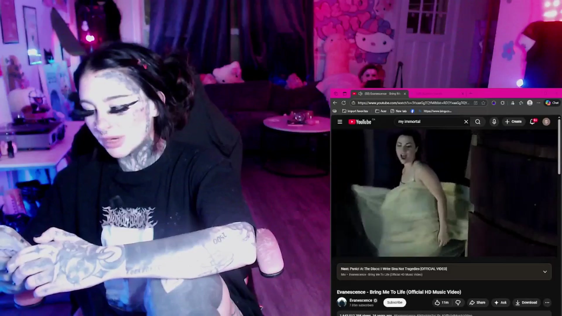 Gallery image thumbnail from Tattoobambi's myfreecams stream on, 12/04/2025, 07:07 image 5 of 20