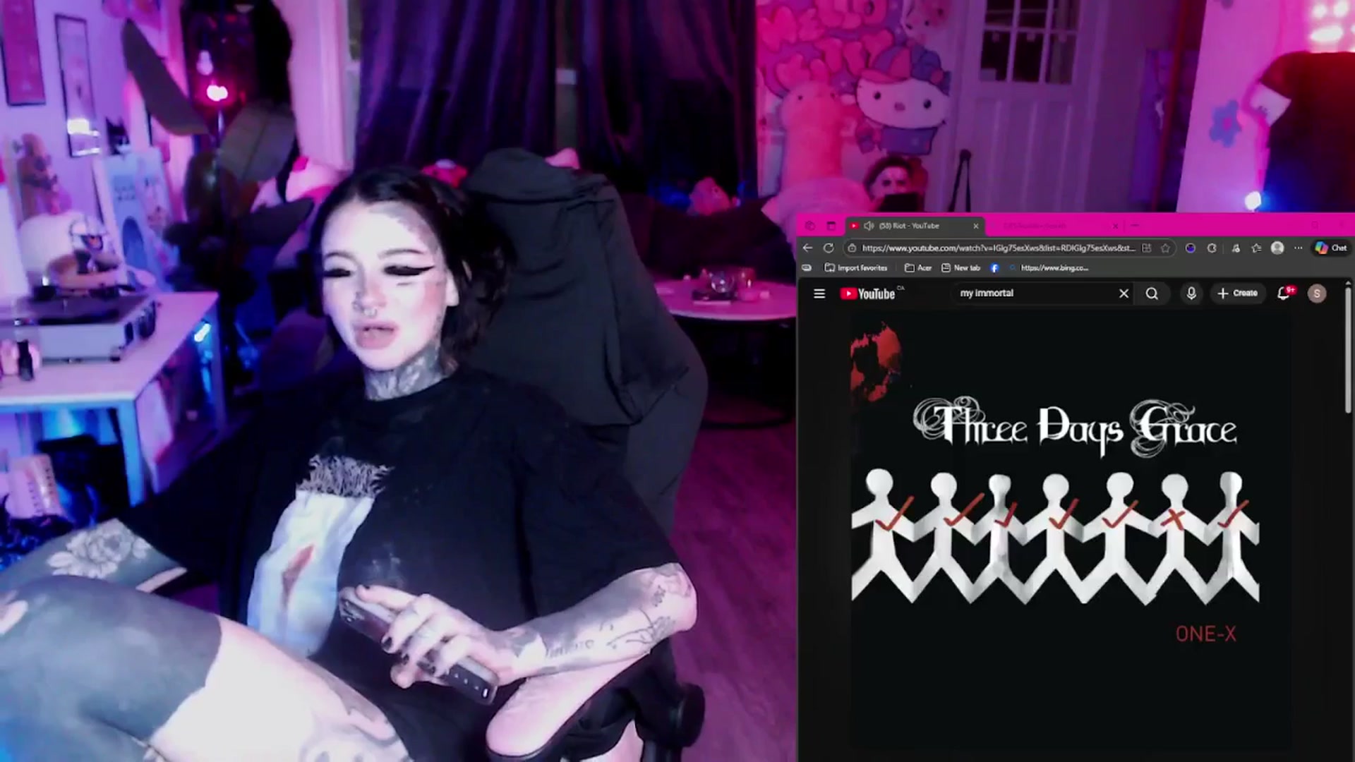 Gallery image thumbnail from Tattoobambi's myfreecams stream on, 12/04/2025, 07:07 image 6 of 20