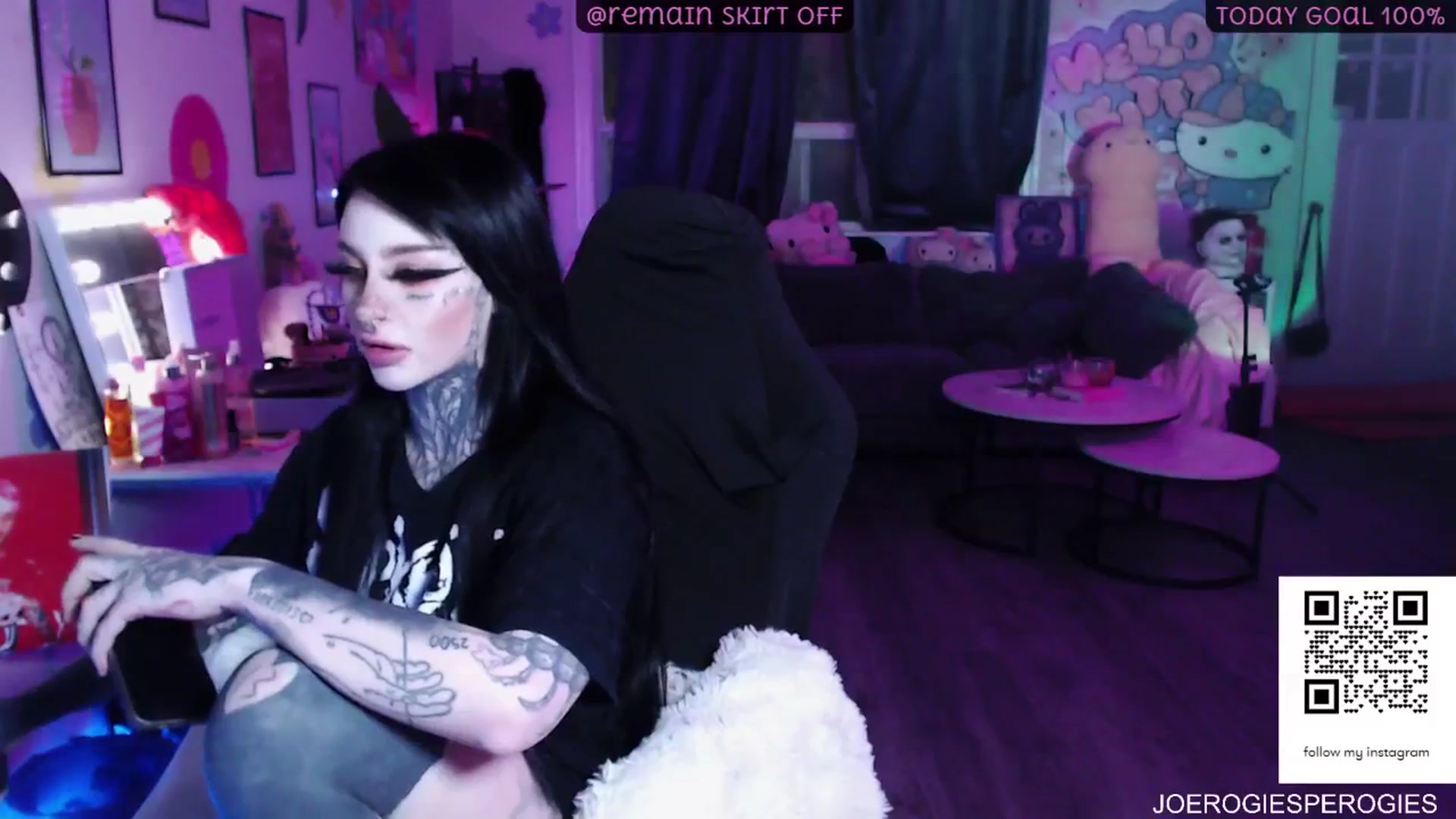 Gallery image thumbnail from Tattoobambi's myfreecams stream on, 12/06/2025, 05:54 image 10 of 20