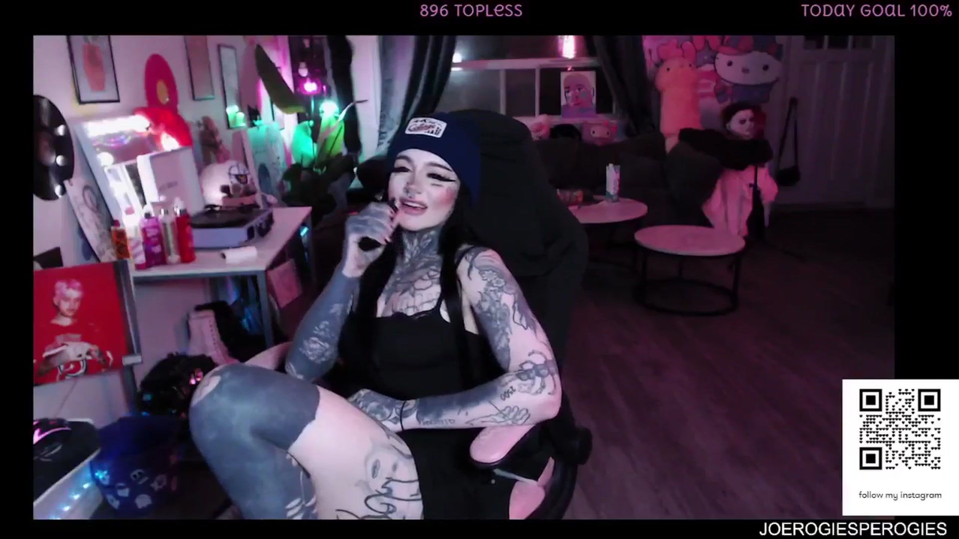 Gallery image thumbnail from Tattoobambi's myfreecams stream on, 12/10/2025, 07:08 image 8 of 20