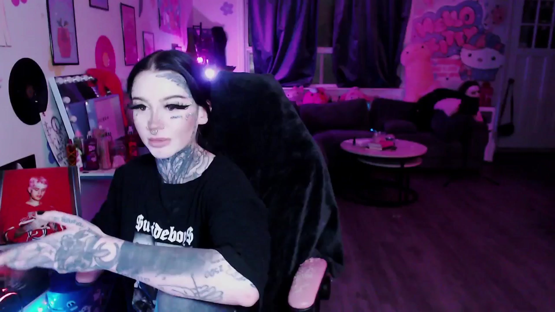 Gallery image thumbnail from Tattoobambi's myfreecams stream on, 12/20/2025, 01:44 image 3 of 20