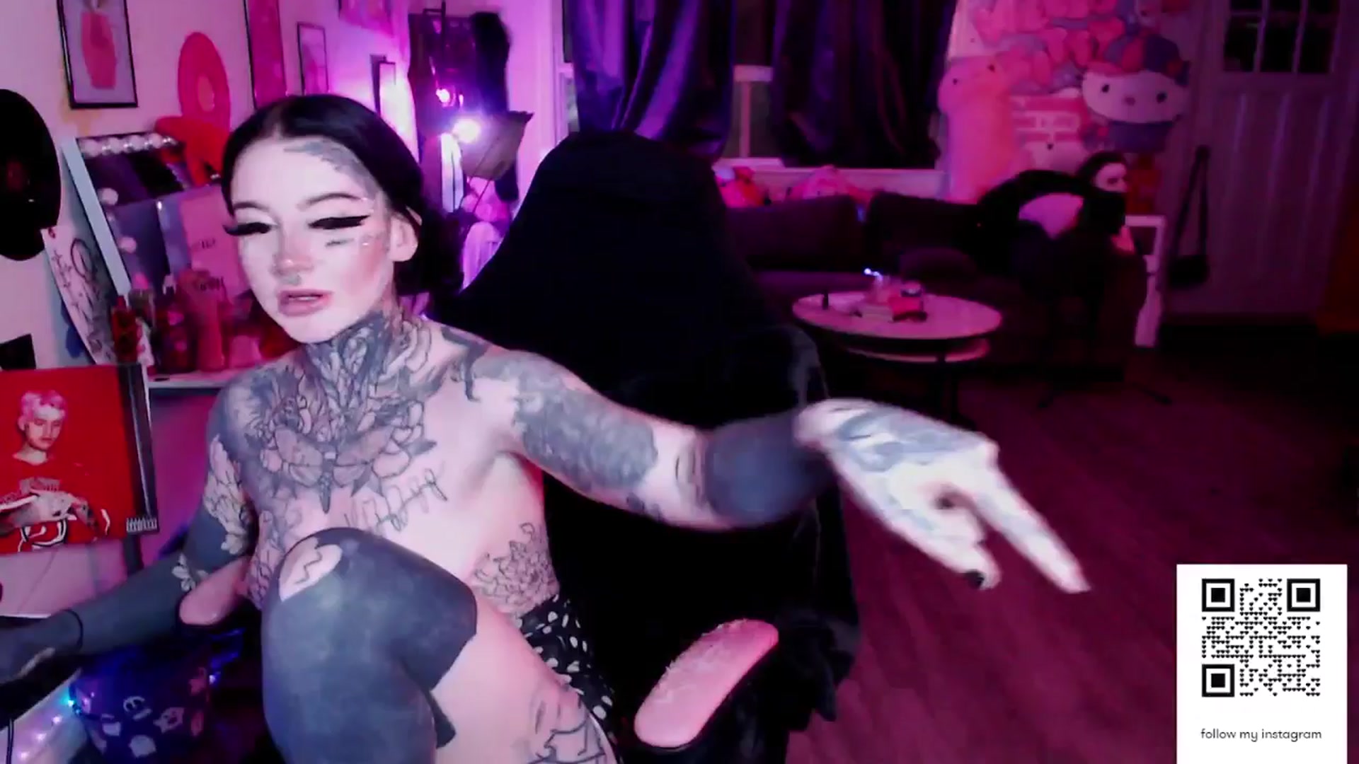 Gallery image thumbnail from Tattoobambi's myfreecams stream on, 12/20/2025, 01:44 image 15 of 20