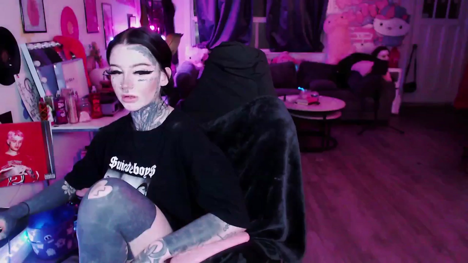 Gallery image thumbnail from Tattoobambi's myfreecams stream on, 12/20/2025, 01:44 image 12 of 20