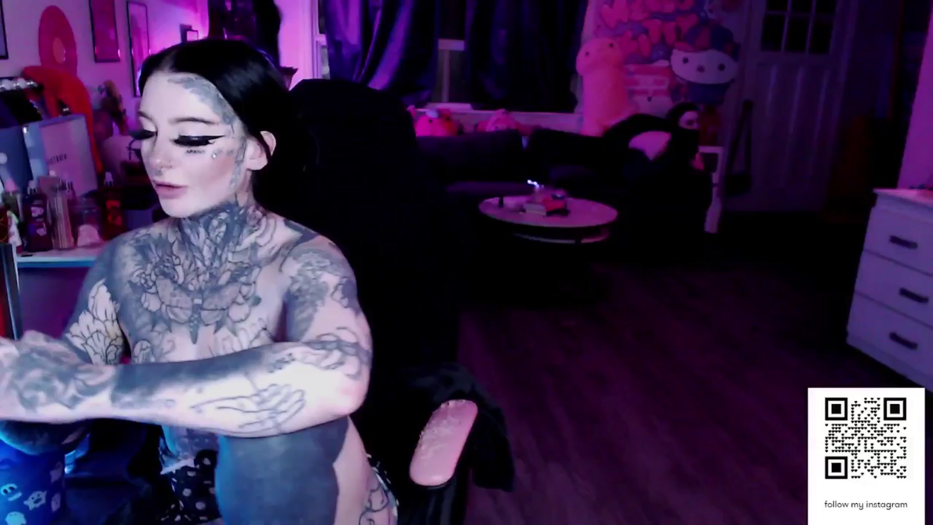 Gallery image thumbnail from Tattoobambi's myfreecams stream on, 12/20/2025, 01:44 image 20 of 20