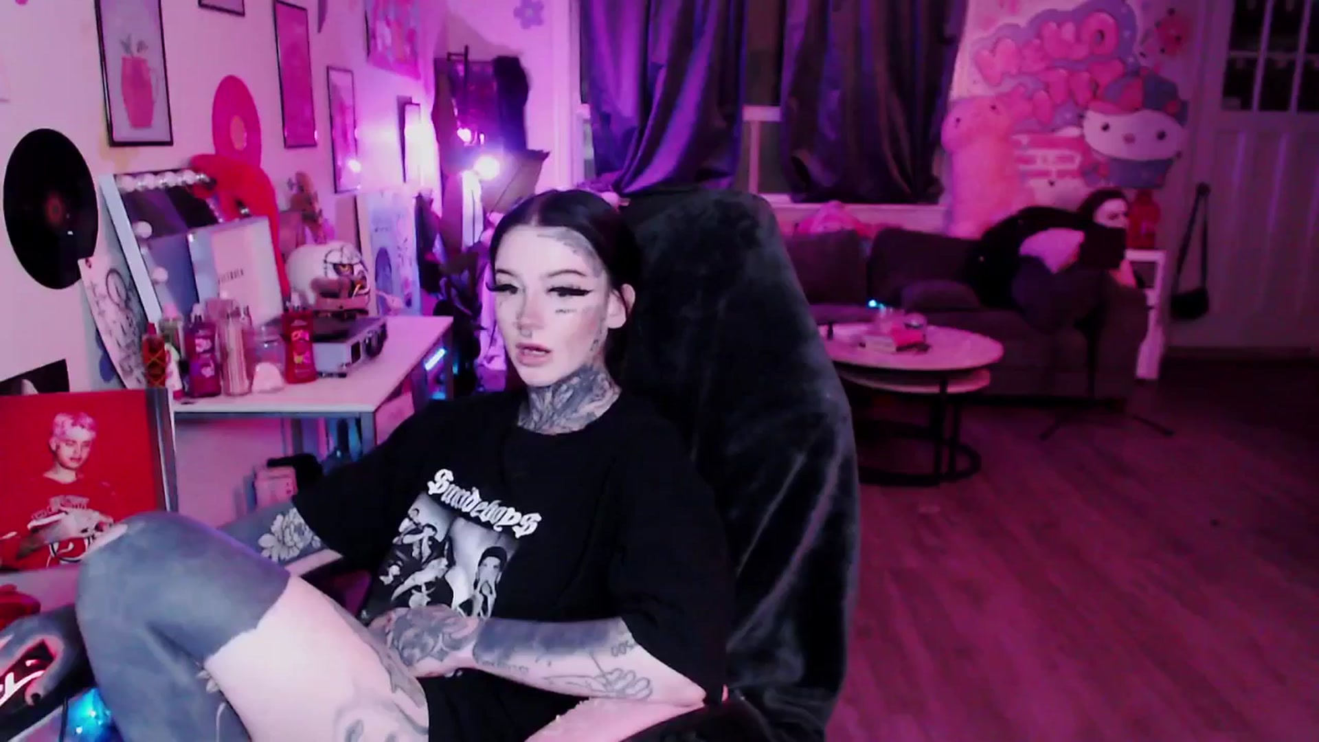 Gallery image thumbnail from Tattoobambi's myfreecams stream on, 12/20/2025, 01:44 image 7 of 20