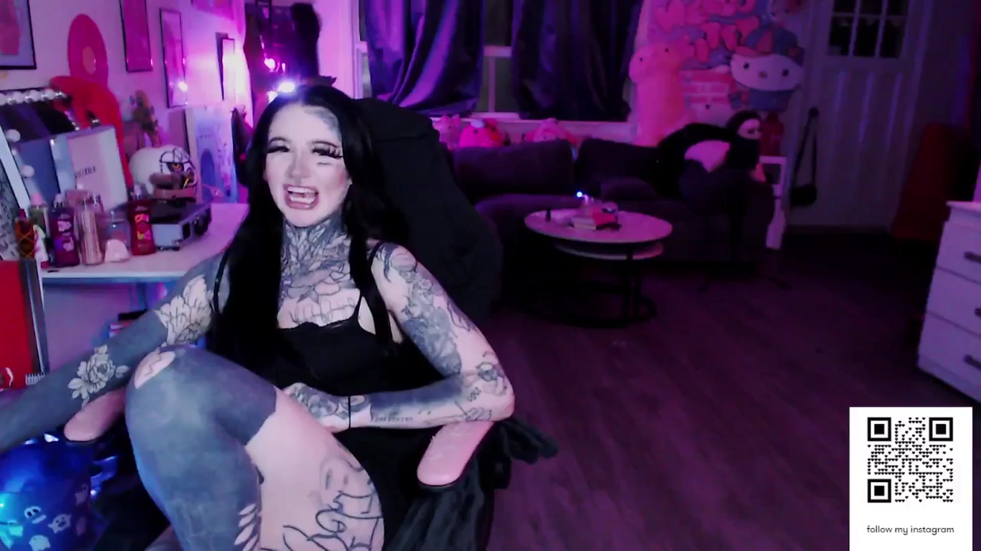 Gallery image thumbnail from Tattoobambi's myfreecams stream on, 12/20/2025, 03:06 image 10 of 20