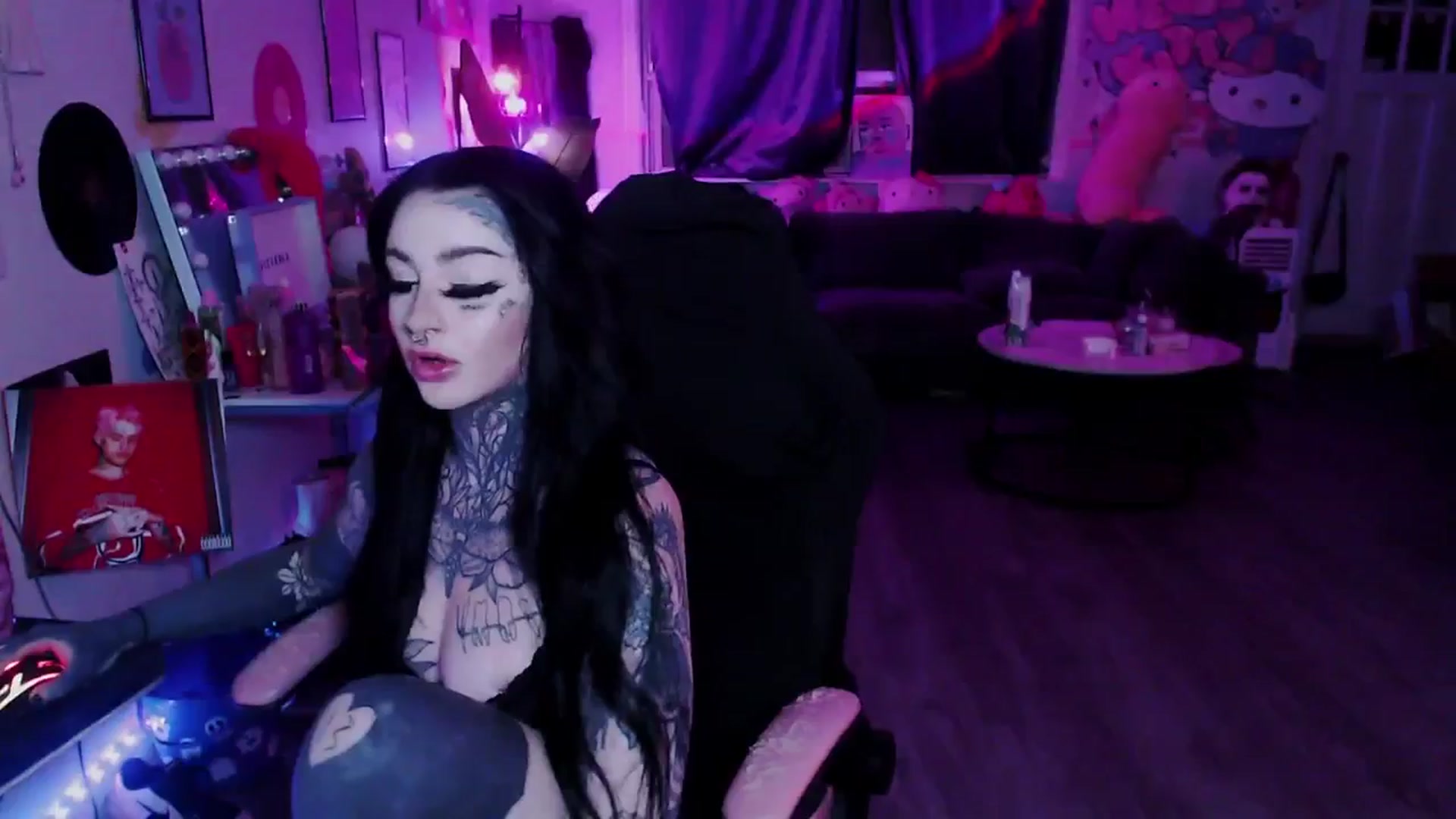 Gallery image thumbnail from Tattoobambi's myfreecams stream on, 12/28/2025, 03:56 image 13 of 20