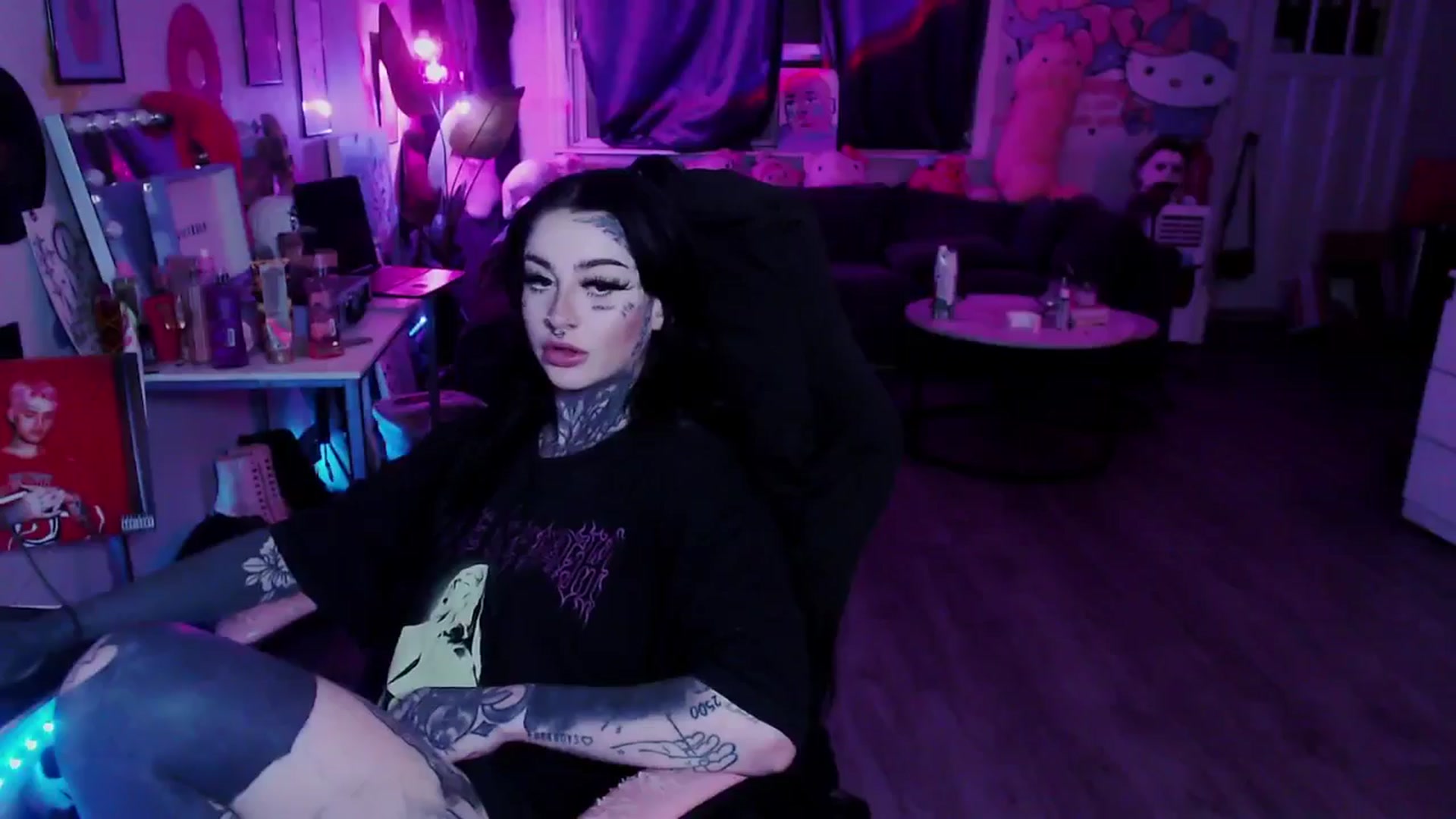 Gallery image thumbnail from Tattoobambi's myfreecams stream on, 12/28/2025, 03:56 image 2 of 20