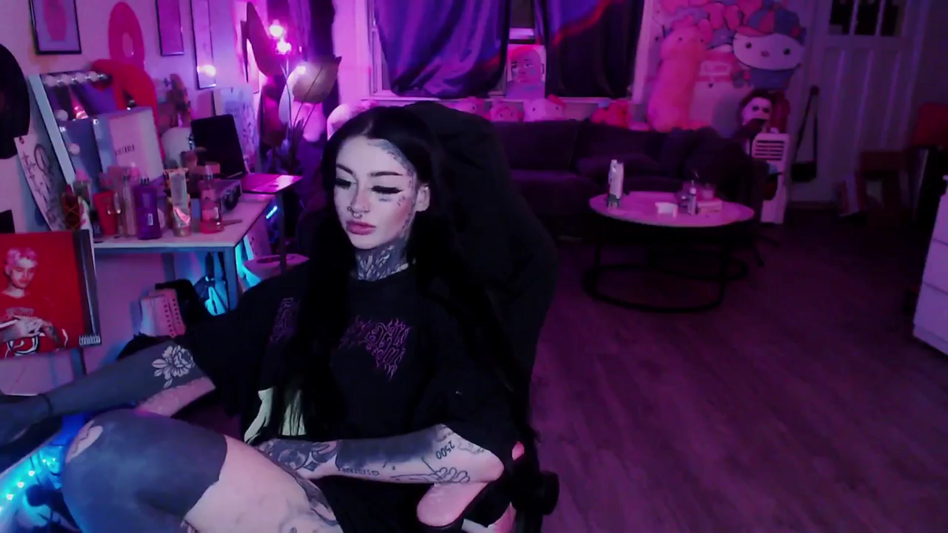 Gallery image thumbnail from Tattoobambi's myfreecams stream on, 12/28/2025, 03:56 image 5 of 20