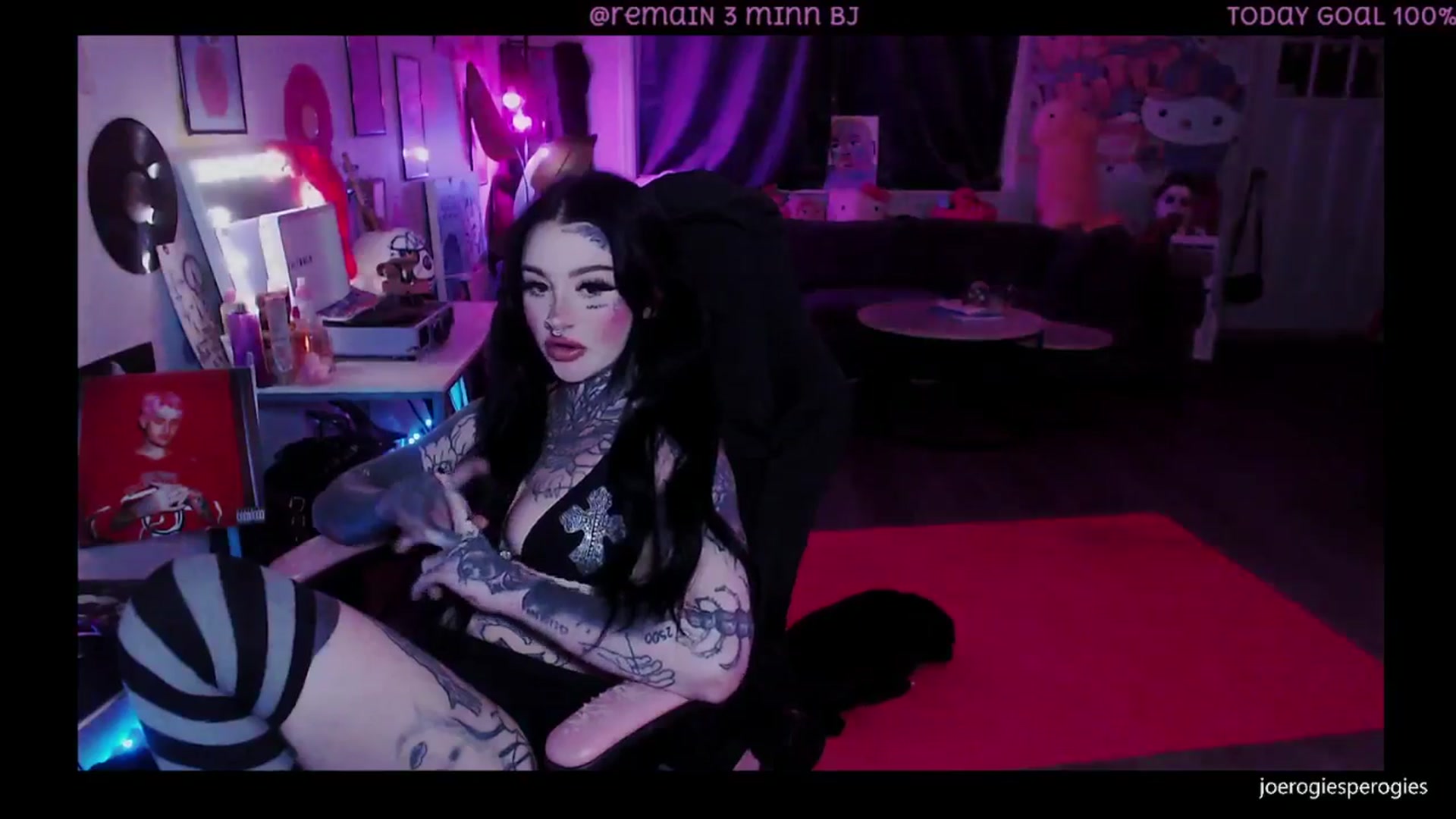 Gallery image thumbnail from Tattoobambi's myfreecams stream on, 12/30/2025, 24:01 image 14 of 20