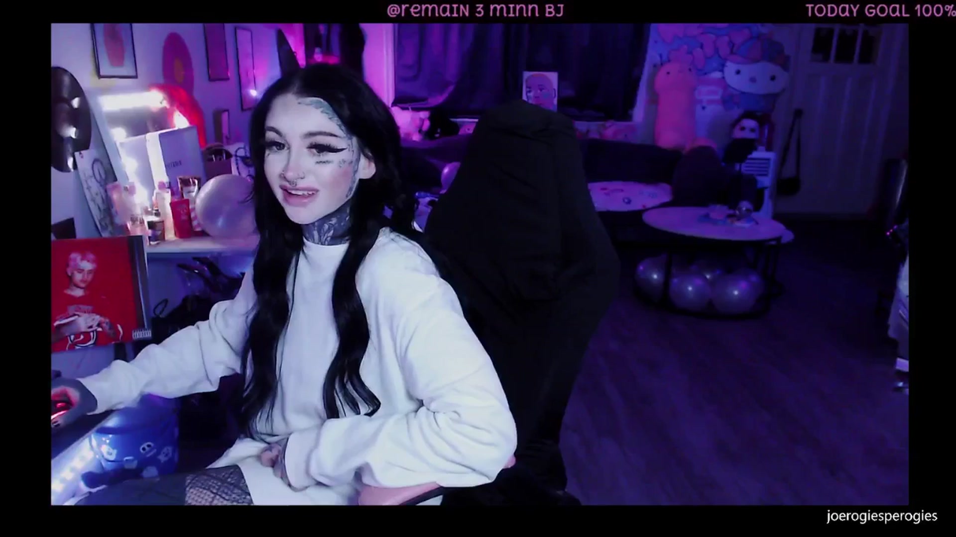 Gallery image thumbnail from Tattoobambi's myfreecams stream on, 12/31/2025, 23:29 image 7 of 20