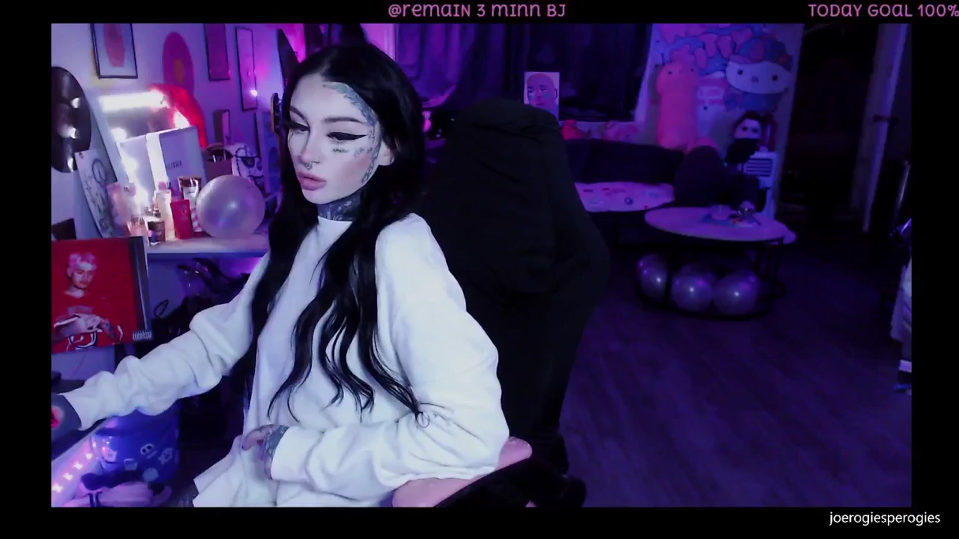 Gallery image thumbnail from Tattoobambi's myfreecams stream on, 12/31/2025, 23:29 image 6 of 20