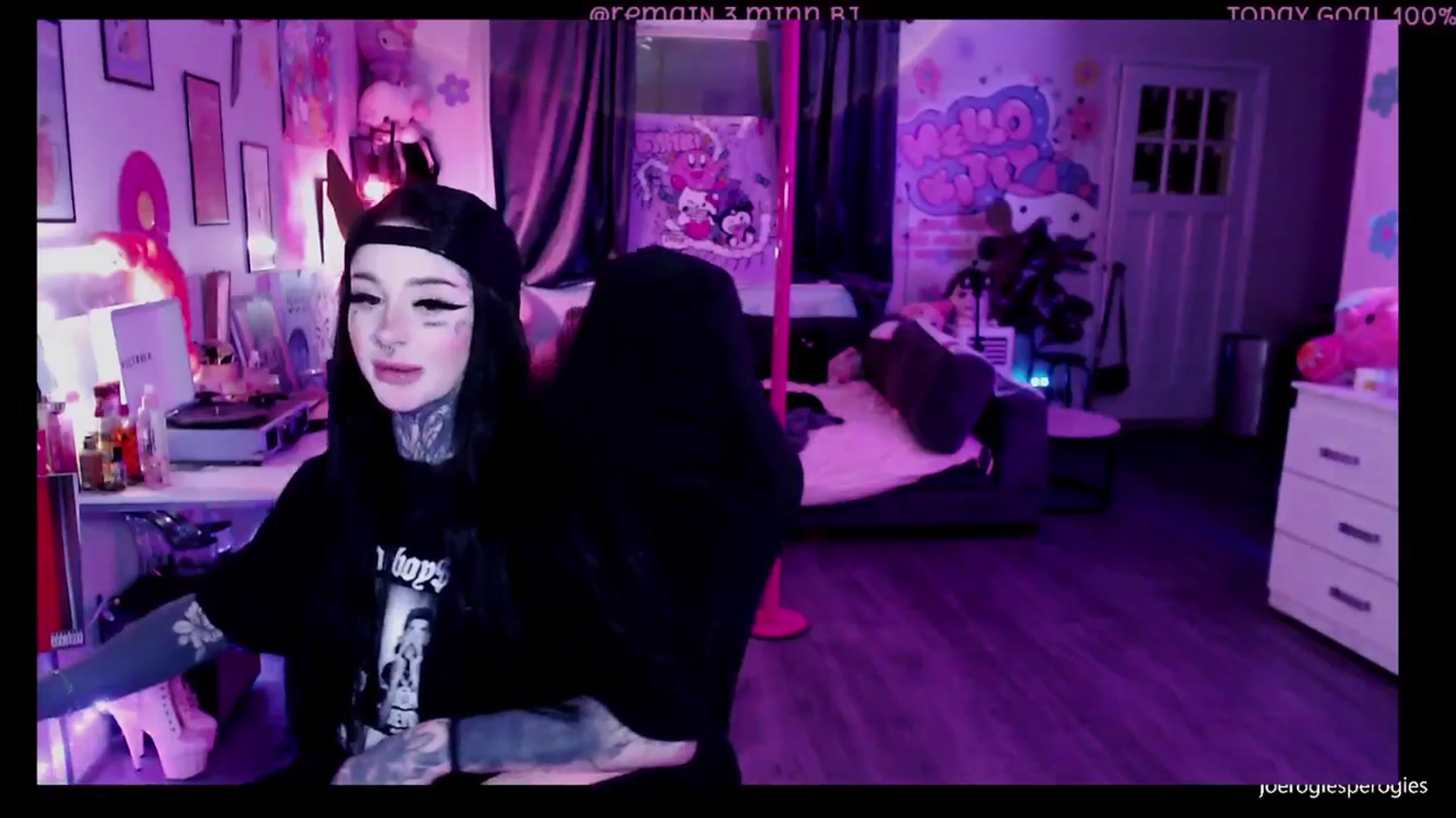 Gallery image thumbnail from Tattoobambi's myfreecams stream on, 01/04/2026, 06:39 image 4 of 20