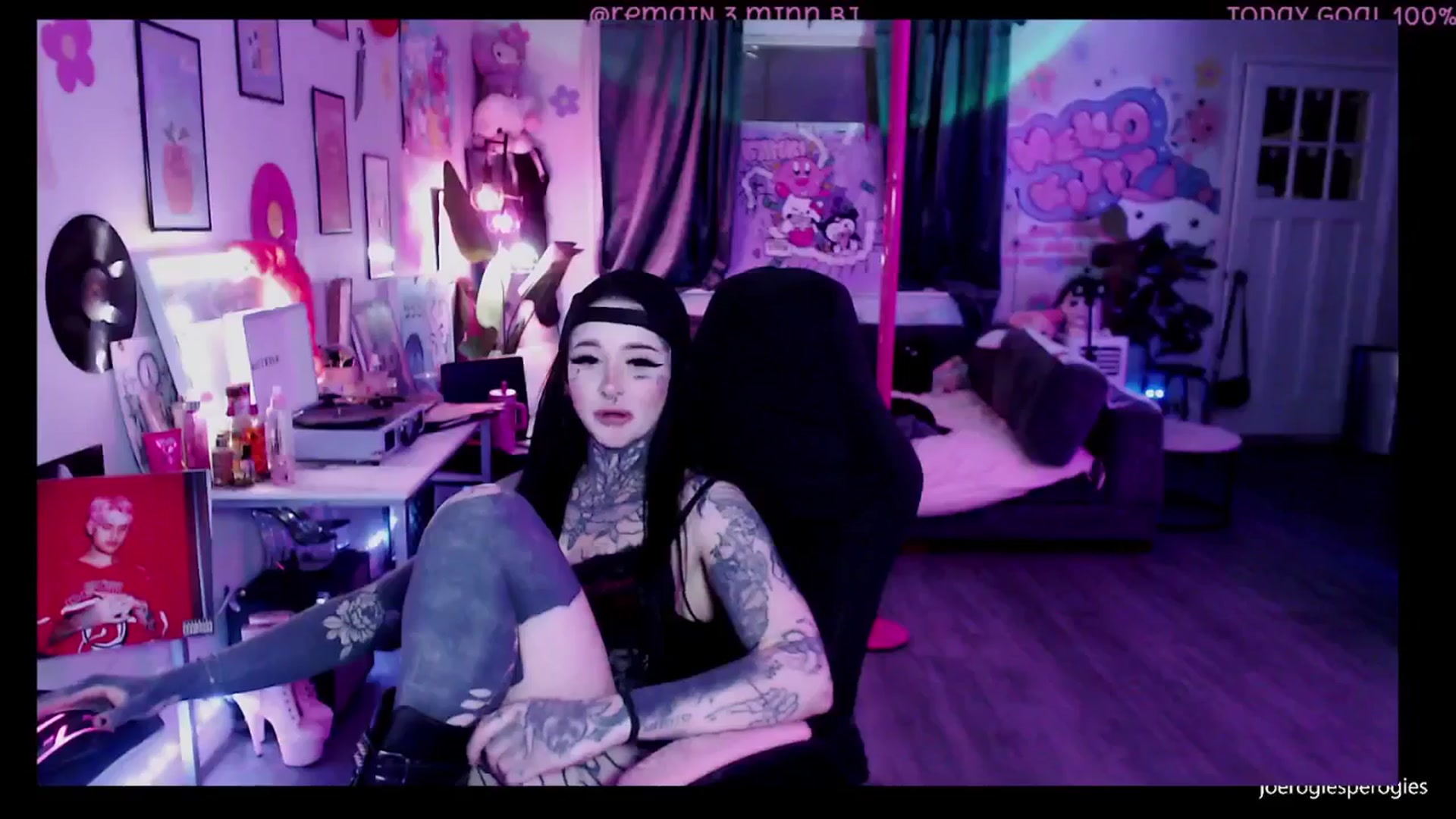 Gallery image thumbnail from Tattoobambi's myfreecams stream on, 01/04/2026, 06:39 image 10 of 20