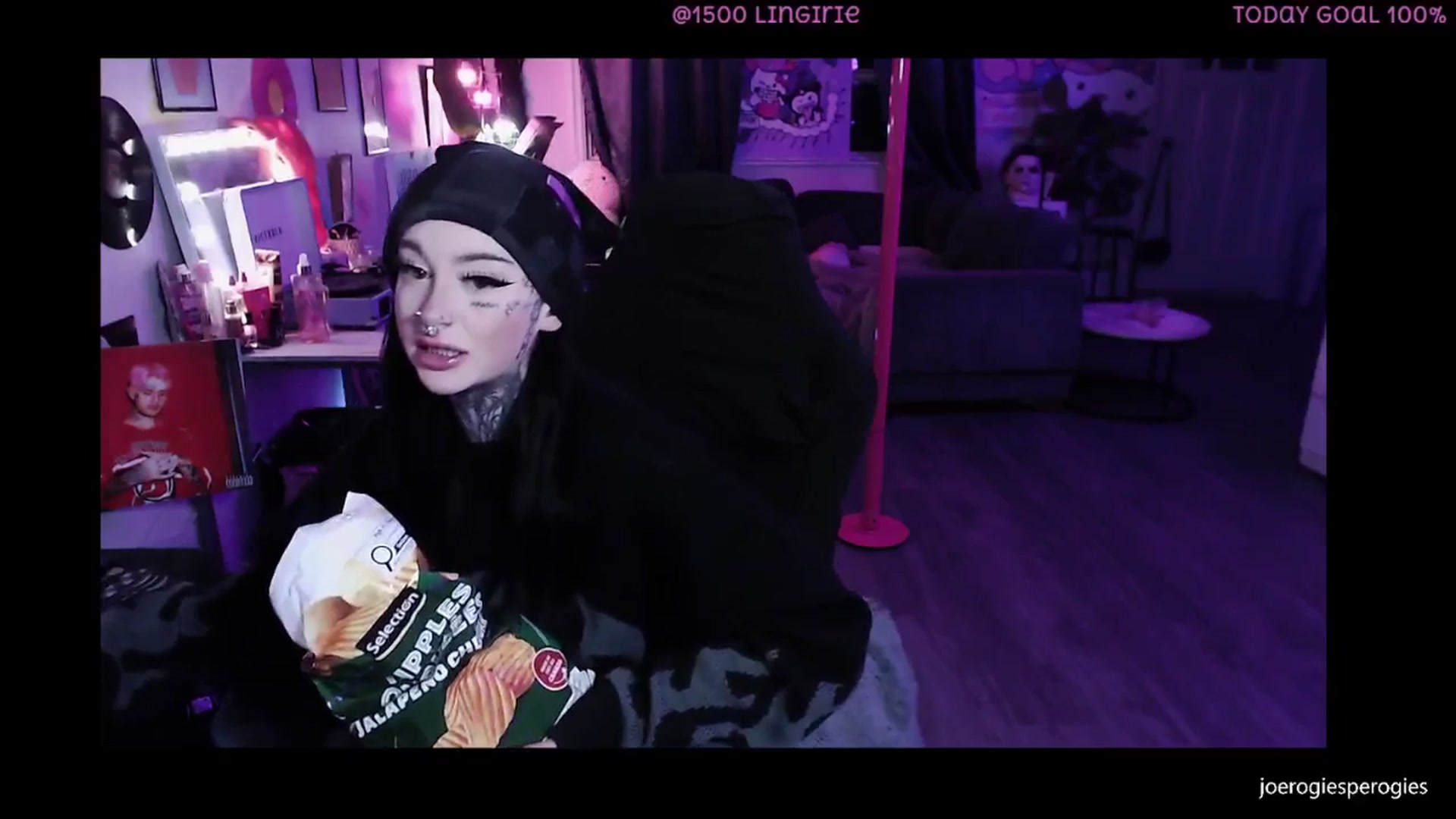 Gallery image thumbnail from Tattoobambi's myfreecams stream on, 01/14/2026, 02:31 image 18 of 20