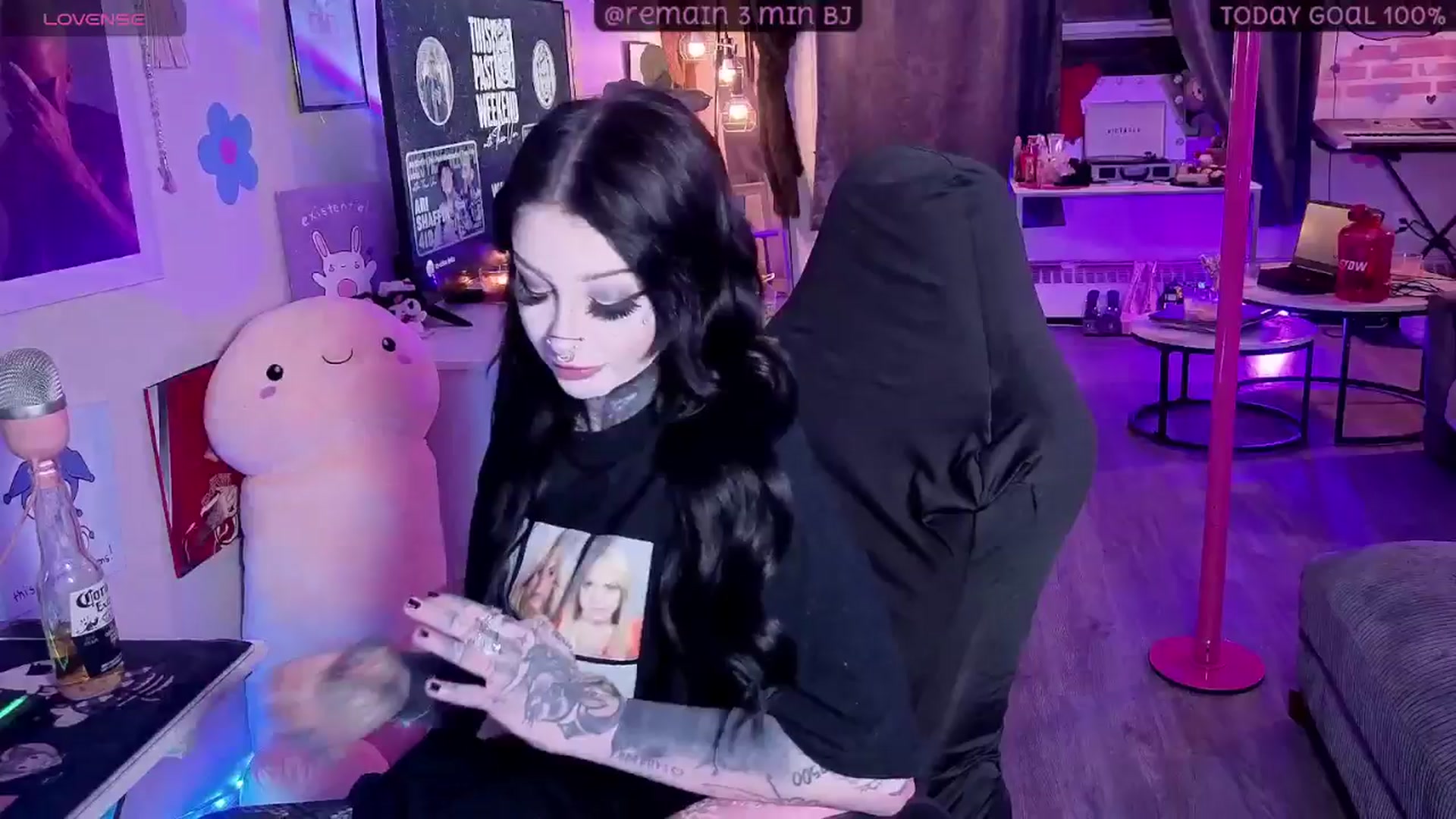 Gallery image thumbnail from Tattoobambi's myfreecams stream on, 01/25/2026, 03:56 image 3 of 20