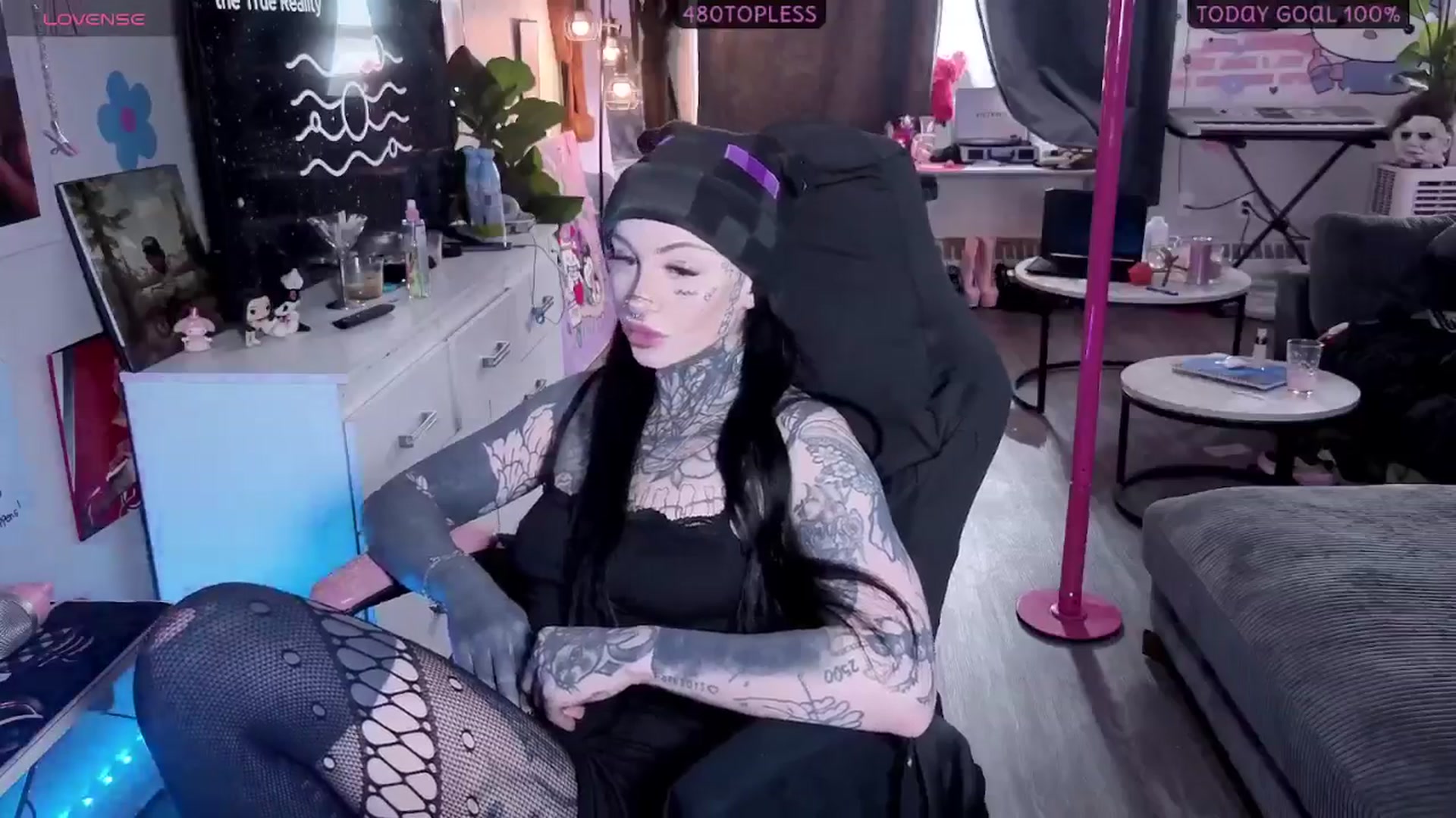Gallery image thumbnail from Tattoobambi's myfreecams stream on, 01/27/2026, 21:19 image 13 of 20