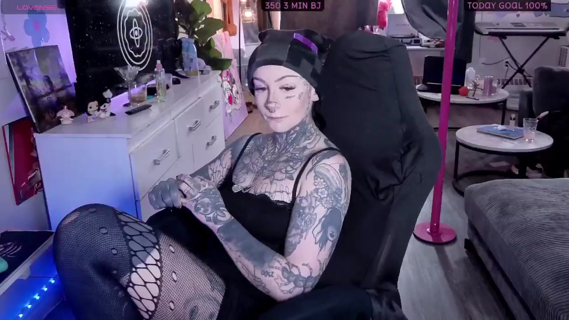Gallery image thumbnail from Tattoobambi's myfreecams stream on, 01/27/2026, 21:19 image 6 of 20