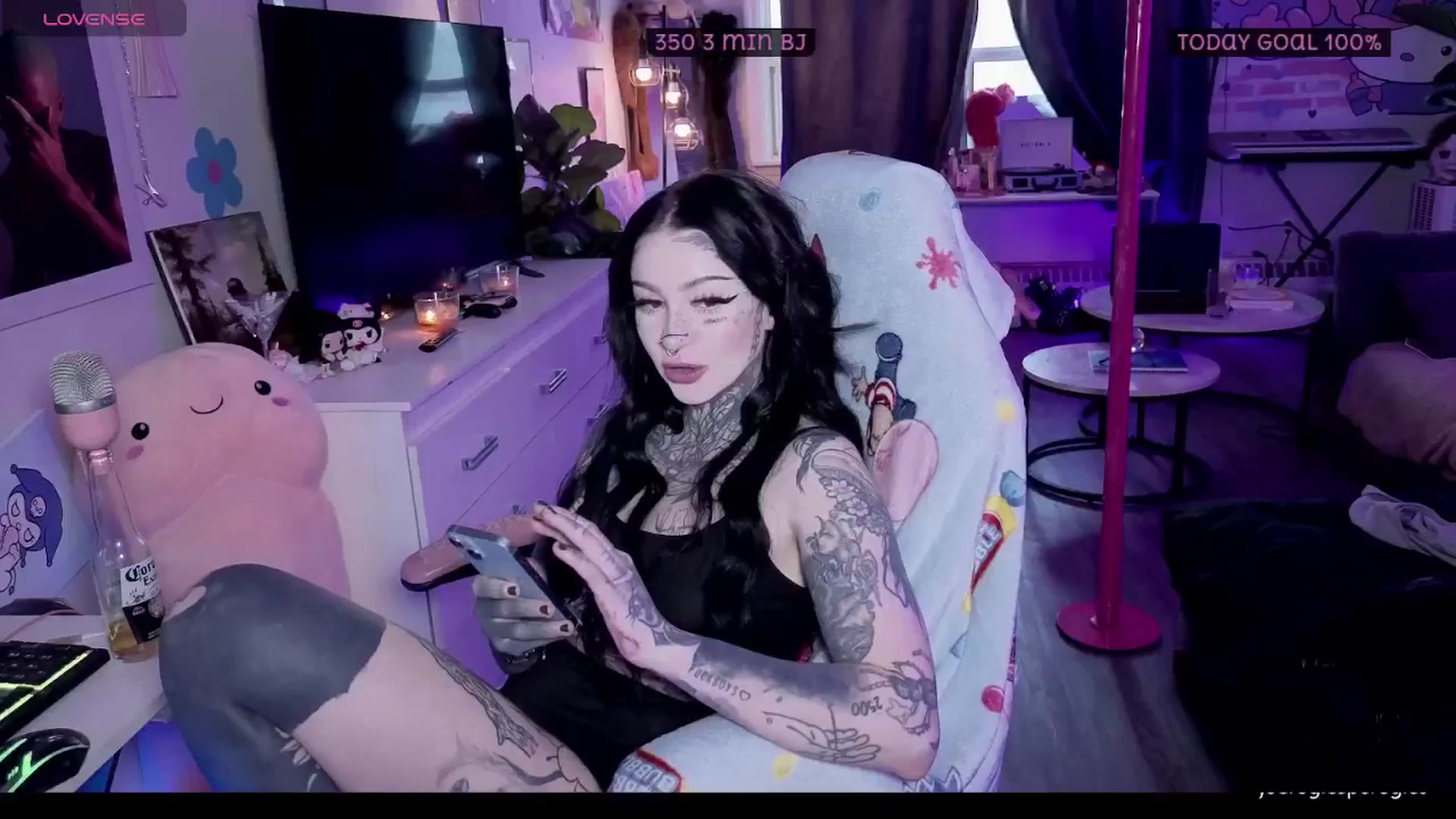 Gallery image thumbnail from Tattoobambi's myfreecams stream on, 01/29/2026, 23:20 image 7 of 20
