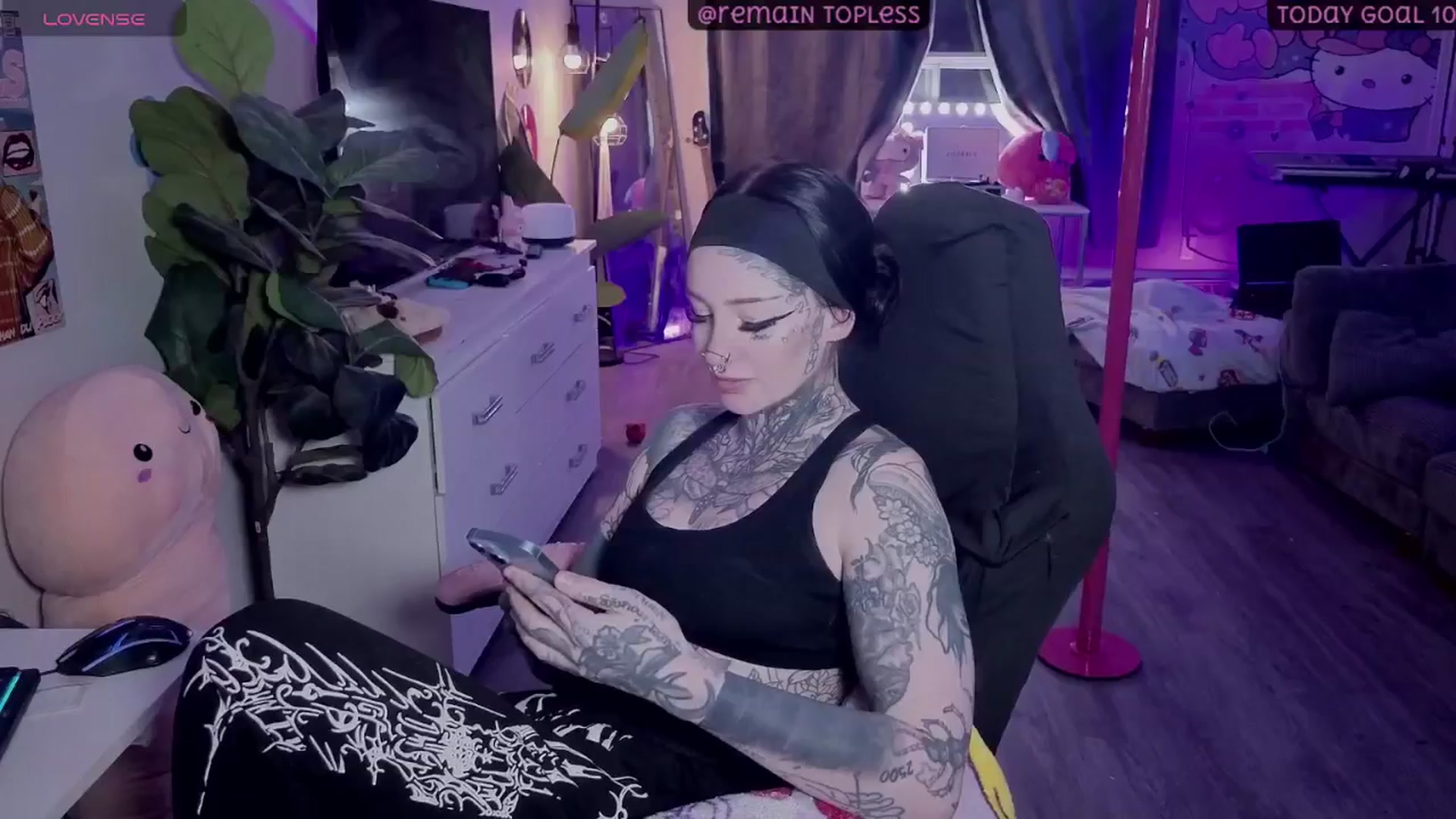 Gallery image thumbnail from Tattoobambi's myfreecams stream on, 02/04/2026, 05:22 image 9 of 20