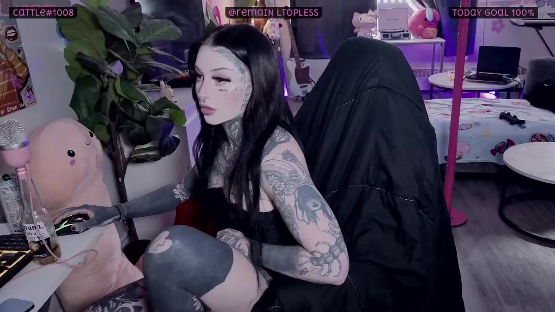 Gallery image thumbnail from Tattoobambi's myfreecams stream on, 02/06/2026, 21:00 image 4 of 20