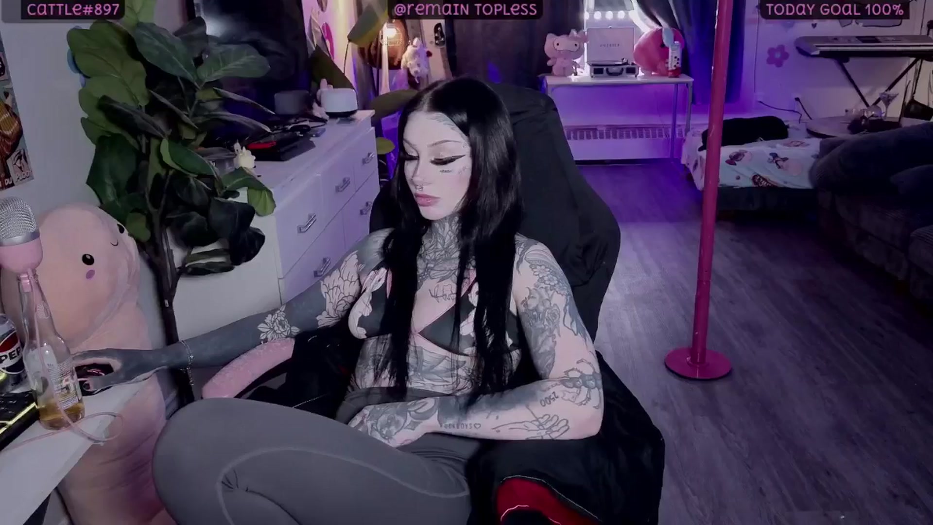Gallery image thumbnail from Tattoobambi's myfreecams stream on, 02/07/2026, 01:27 image 1 of 20