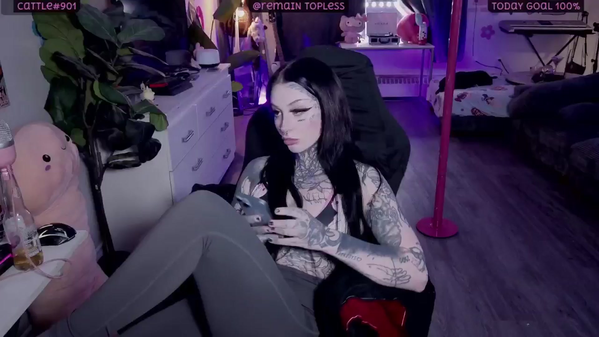 Gallery image thumbnail from Tattoobambi's myfreecams stream on, 02/07/2026, 01:27 image 15 of 20