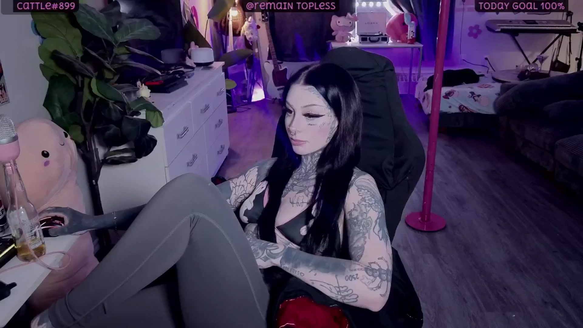 Gallery image thumbnail from Tattoobambi's myfreecams stream on, 02/07/2026, 01:27 image 11 of 20