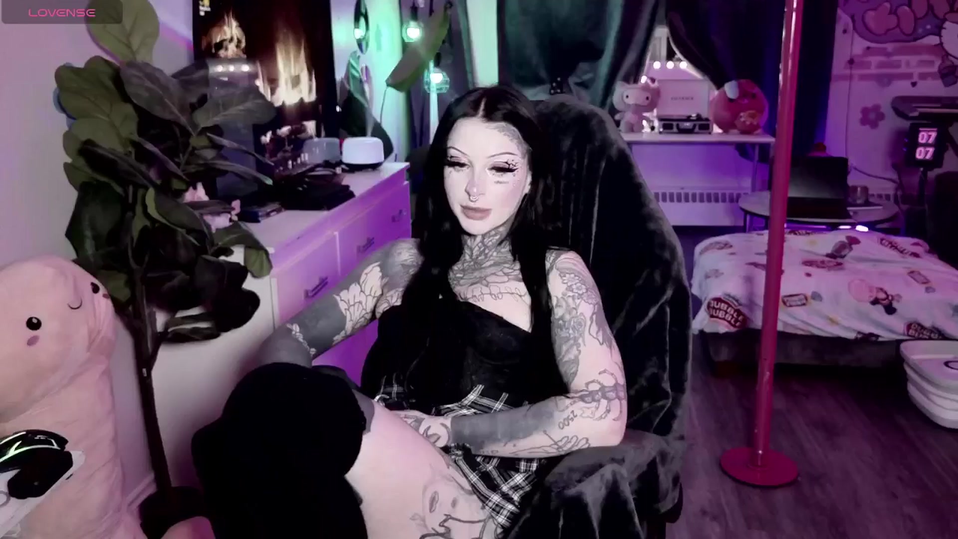 Gallery image thumbnail from Tattoobambi's myfreecams stream on, 02/15/2026, 24:43 image 15 of 20