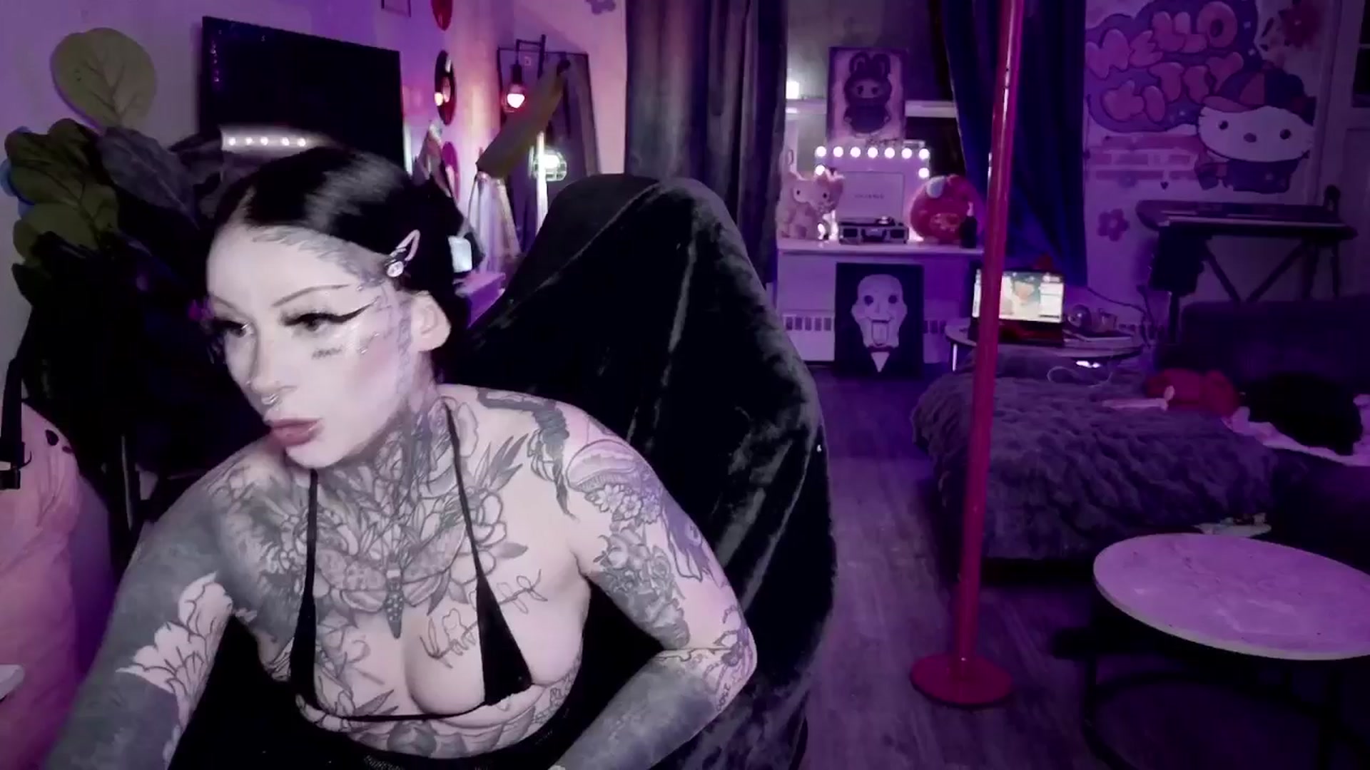 Gallery image thumbnail from Tattoobambi's myfreecams stream on, 02/18/2026, 01:03 image 8 of 20