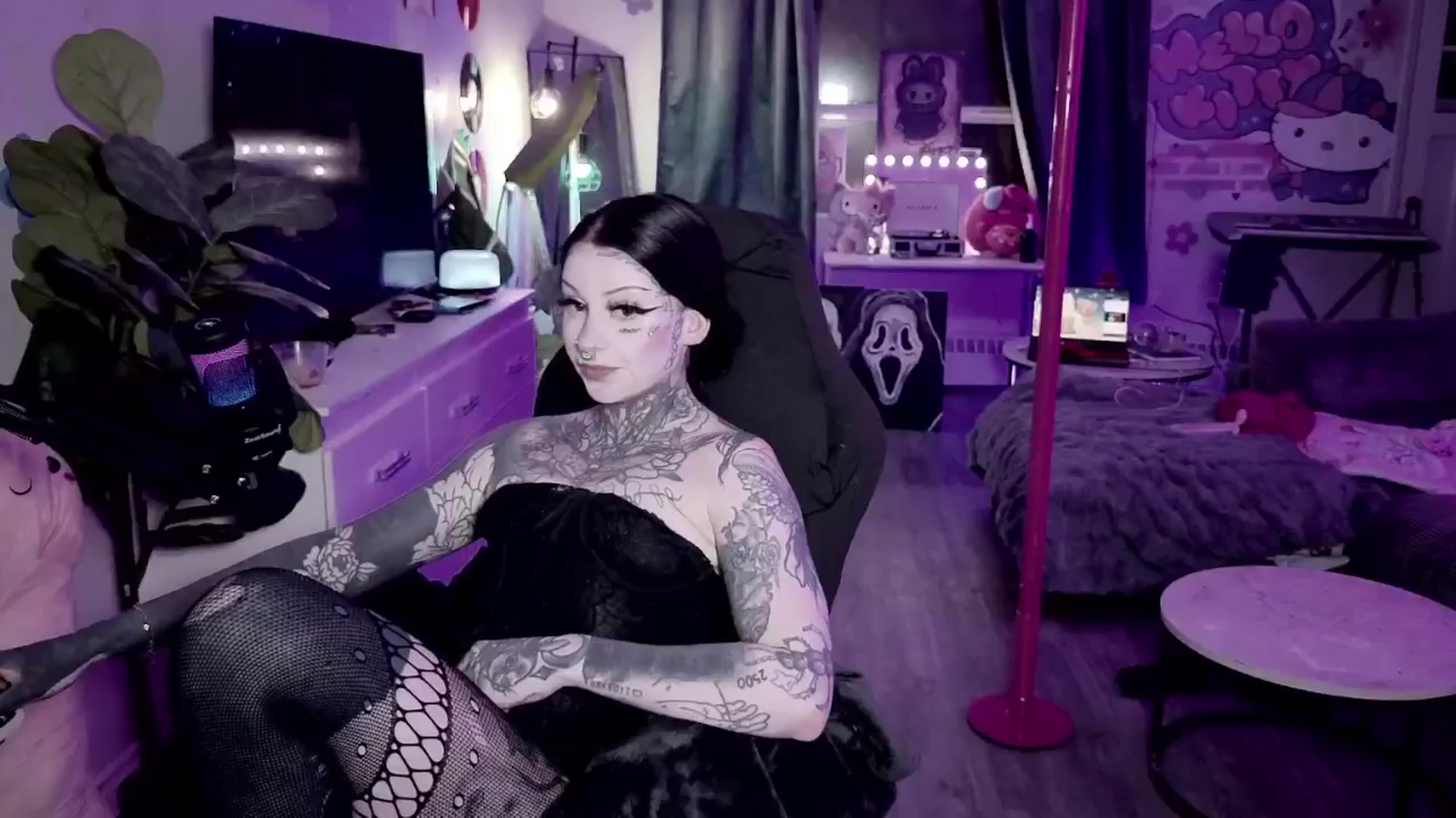 Gallery image thumbnail from Tattoobambi's myfreecams stream on, 02/18/2026, 01:52 image 2 of 20