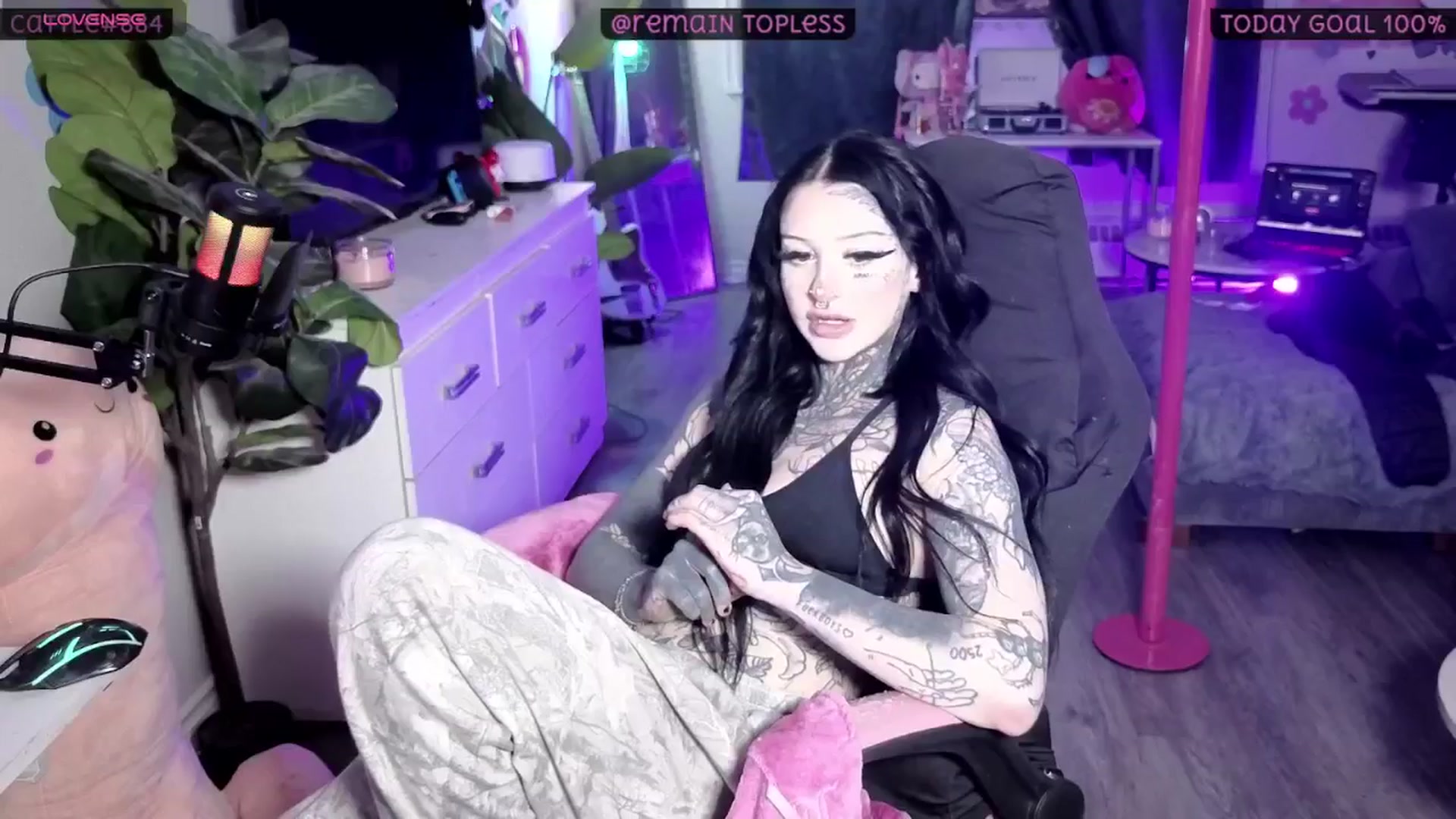 Gallery image thumbnail from Tattoobambi's myfreecams stream on, 02/25/2026, 02:14 image 12 of 20