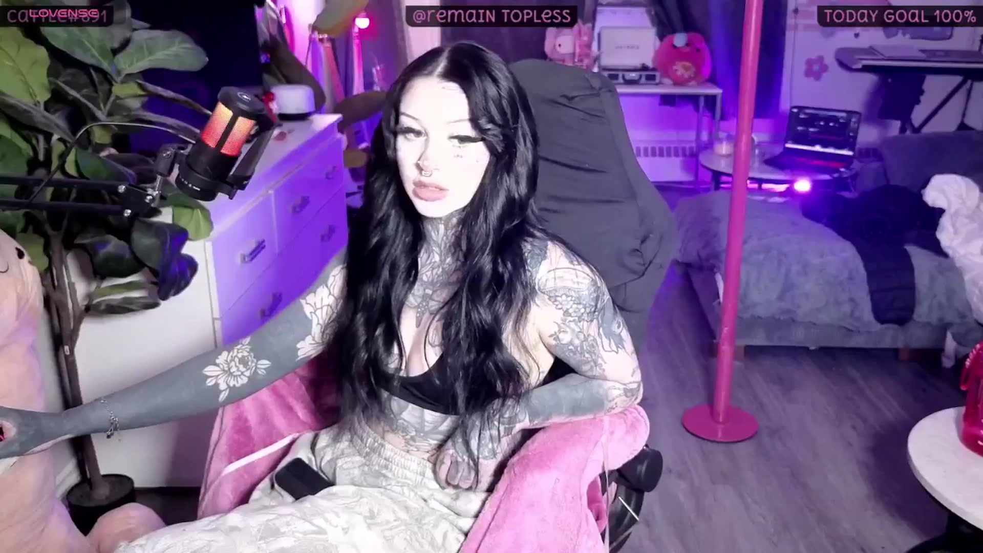 Gallery image thumbnail from Tattoobambi's myfreecams stream on, 02/25/2026, 02:14 image 5 of 20