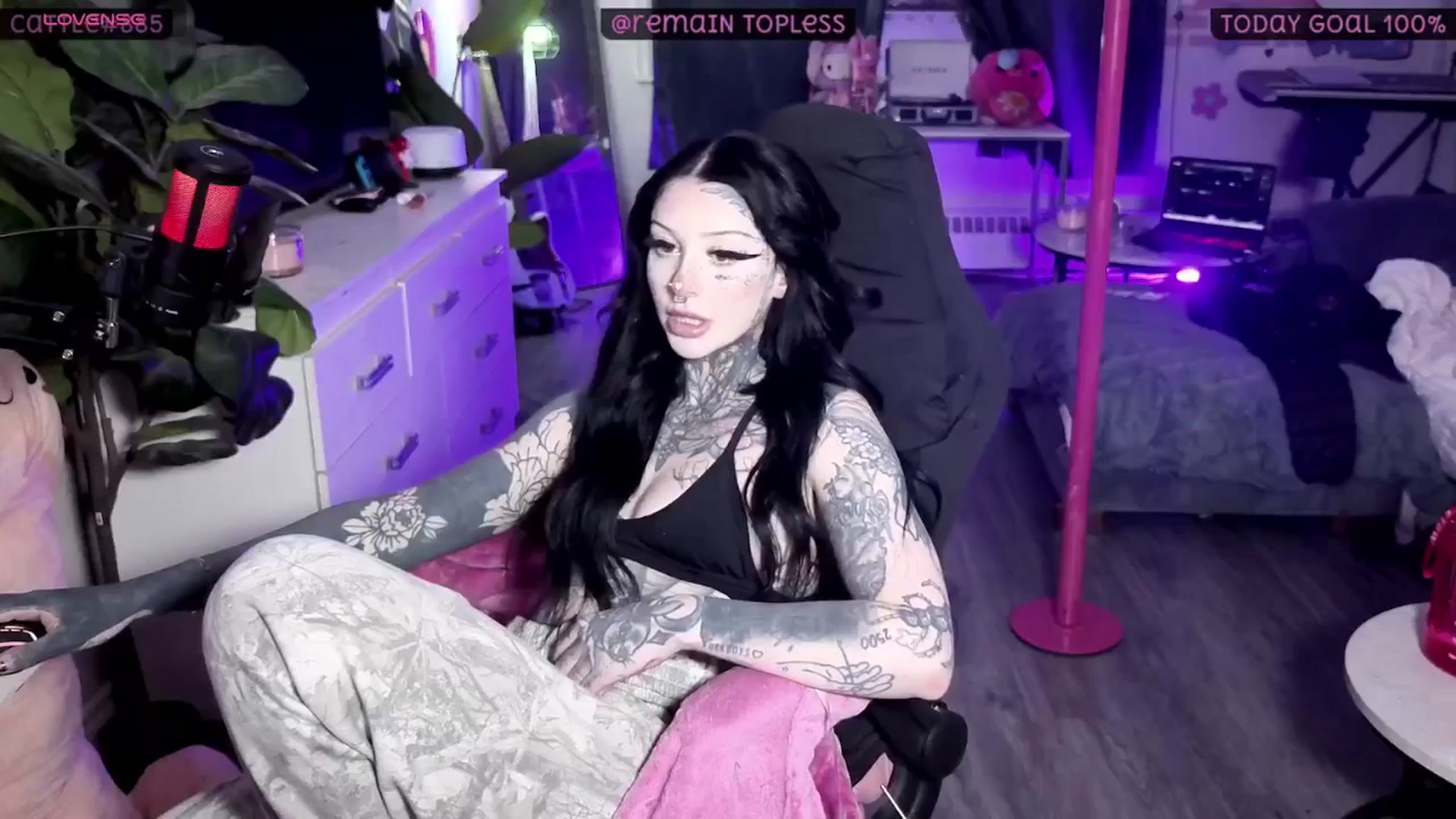 Gallery image thumbnail from Tattoobambi's myfreecams stream on, 02/25/2026, 02:14 image 8 of 20