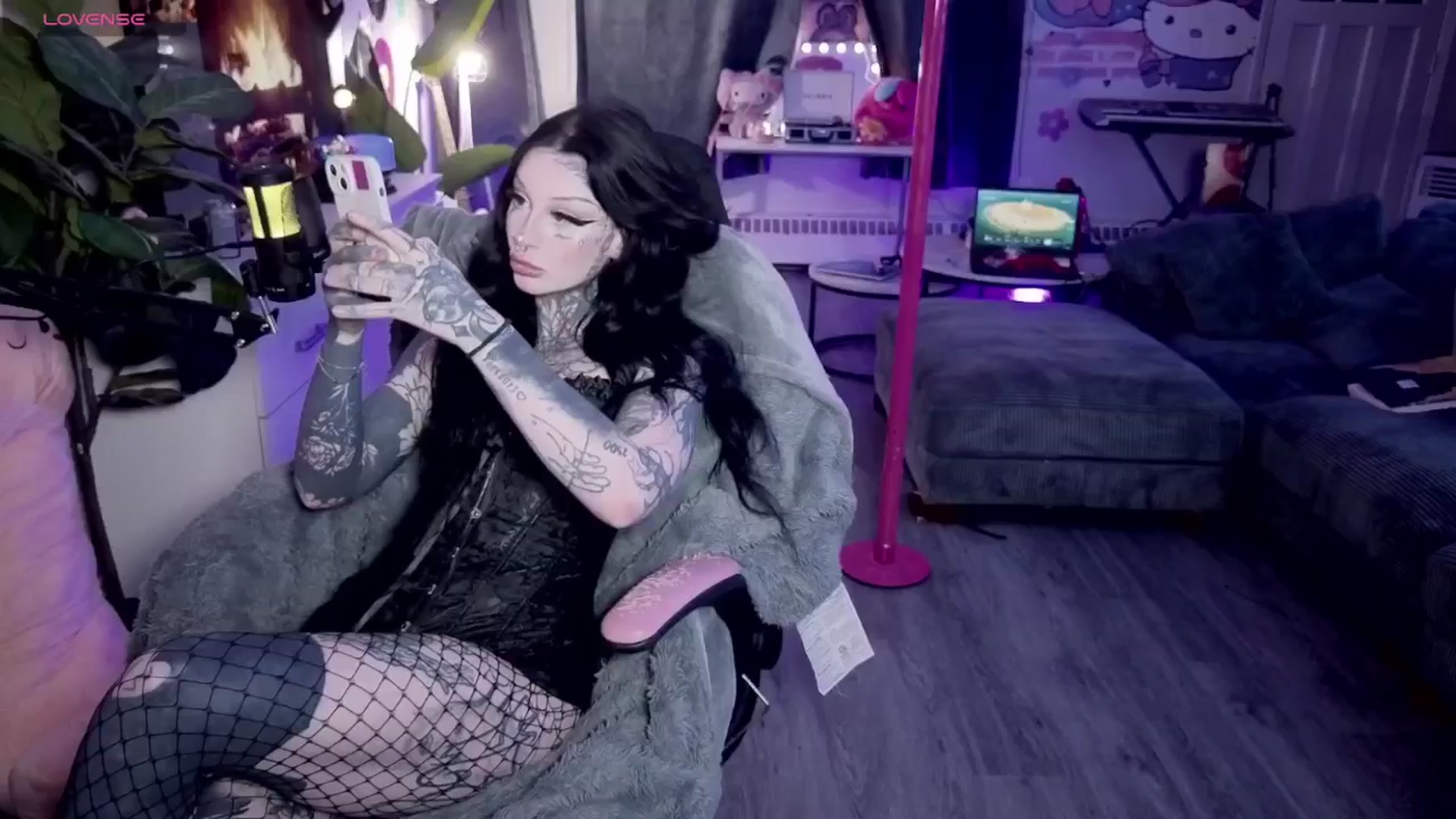 Gallery image thumbnail from Tattoobambi's myfreecams stream on, 03/08/2026, 02:41 image 13 of 20
