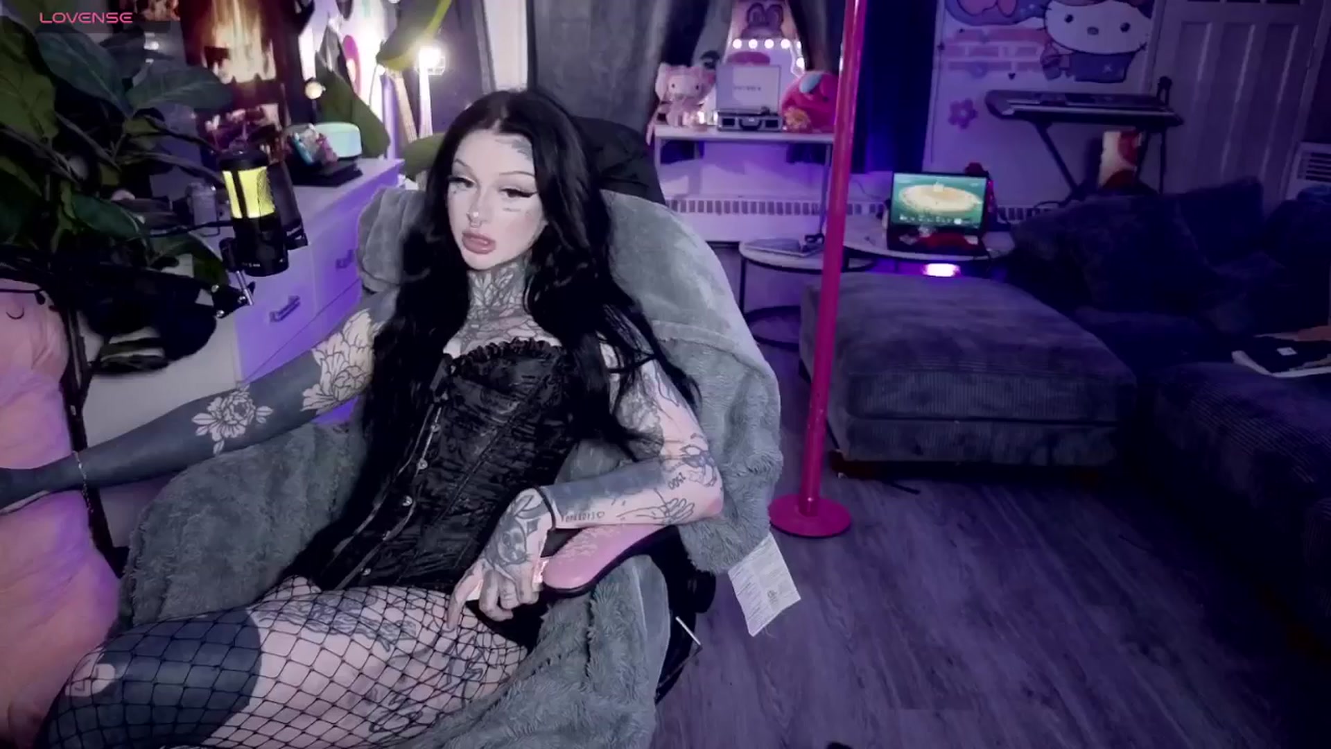 Gallery image thumbnail from Tattoobambi's myfreecams stream on, 03/08/2026, 02:41 image 12 of 20