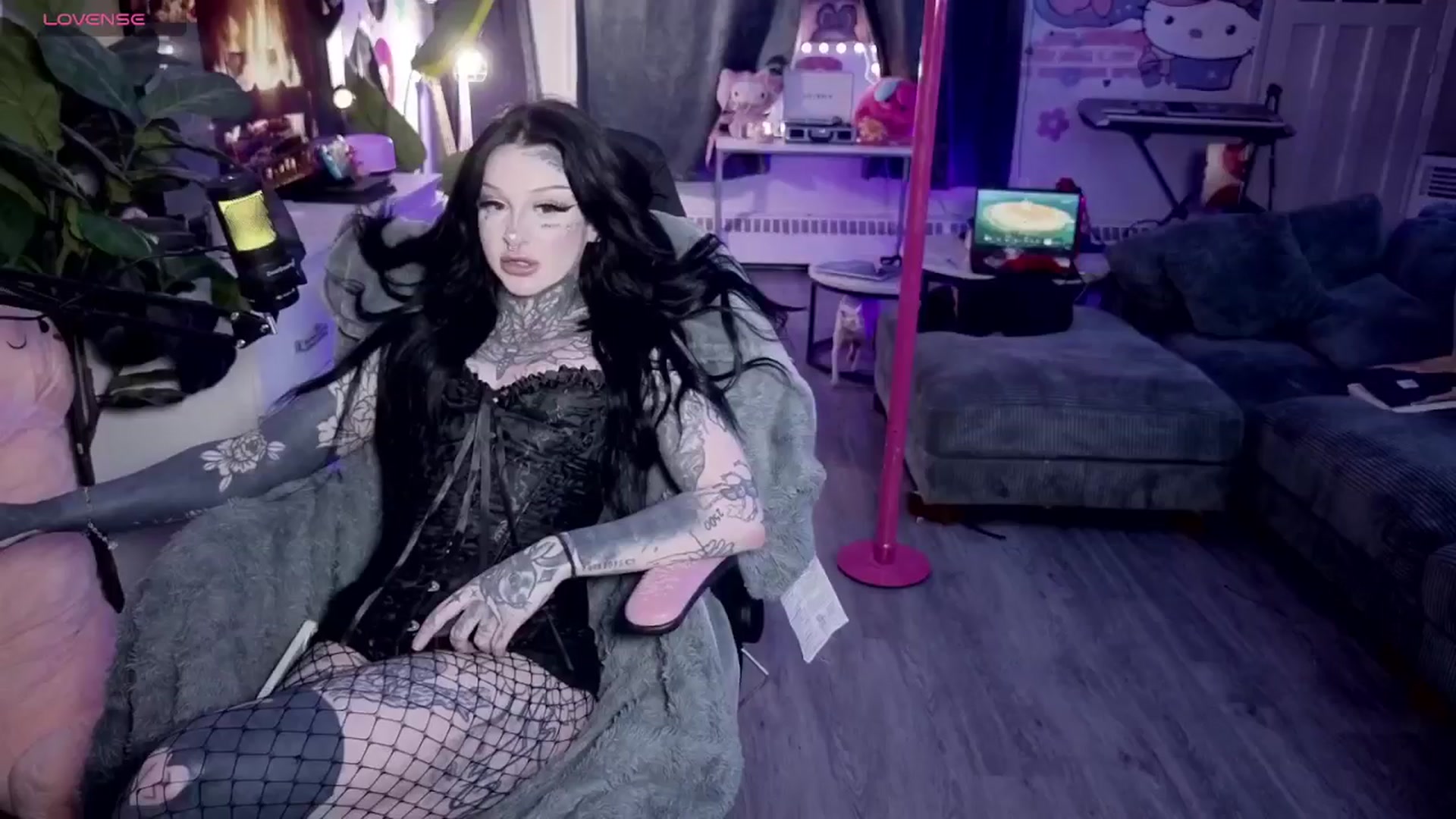 Gallery image thumbnail from Tattoobambi's myfreecams stream on, 03/08/2026, 02:41 image 16 of 20