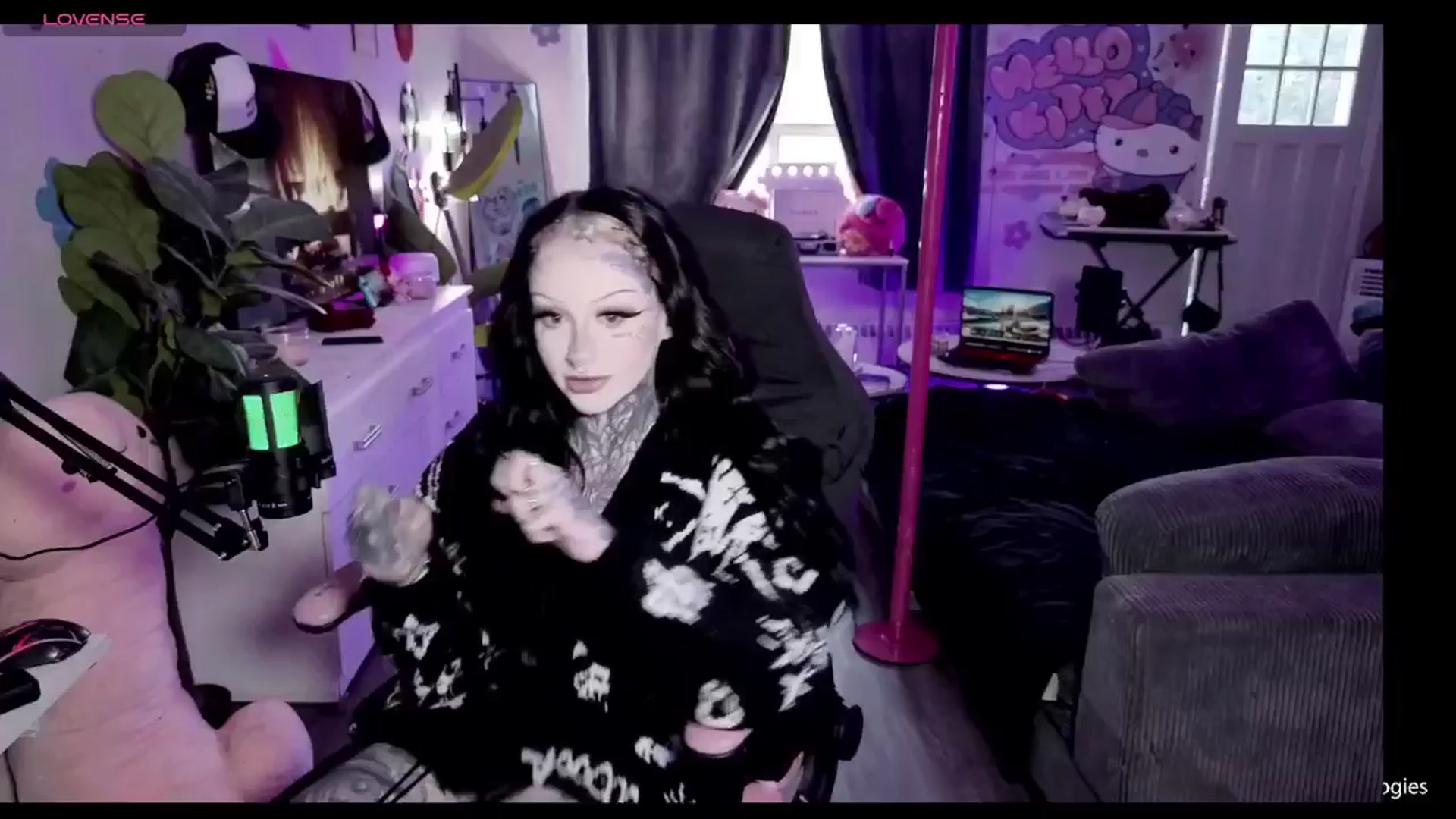 Gallery image thumbnail from Tattoobambi's myfreecams stream on, 03/15/2026, 02:06 image 1 of 20